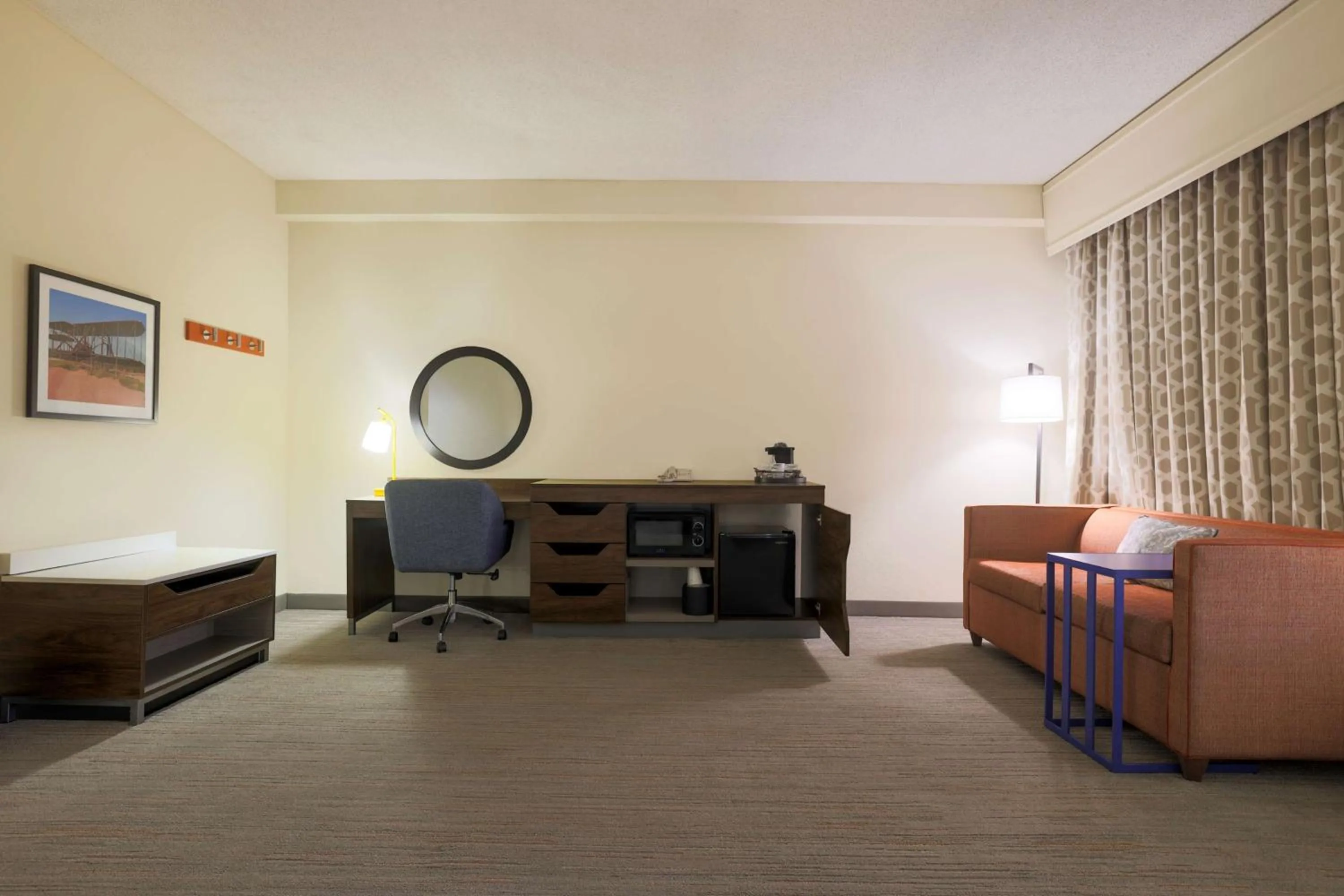 Living room in Hampton Inn Raleigh/Garner