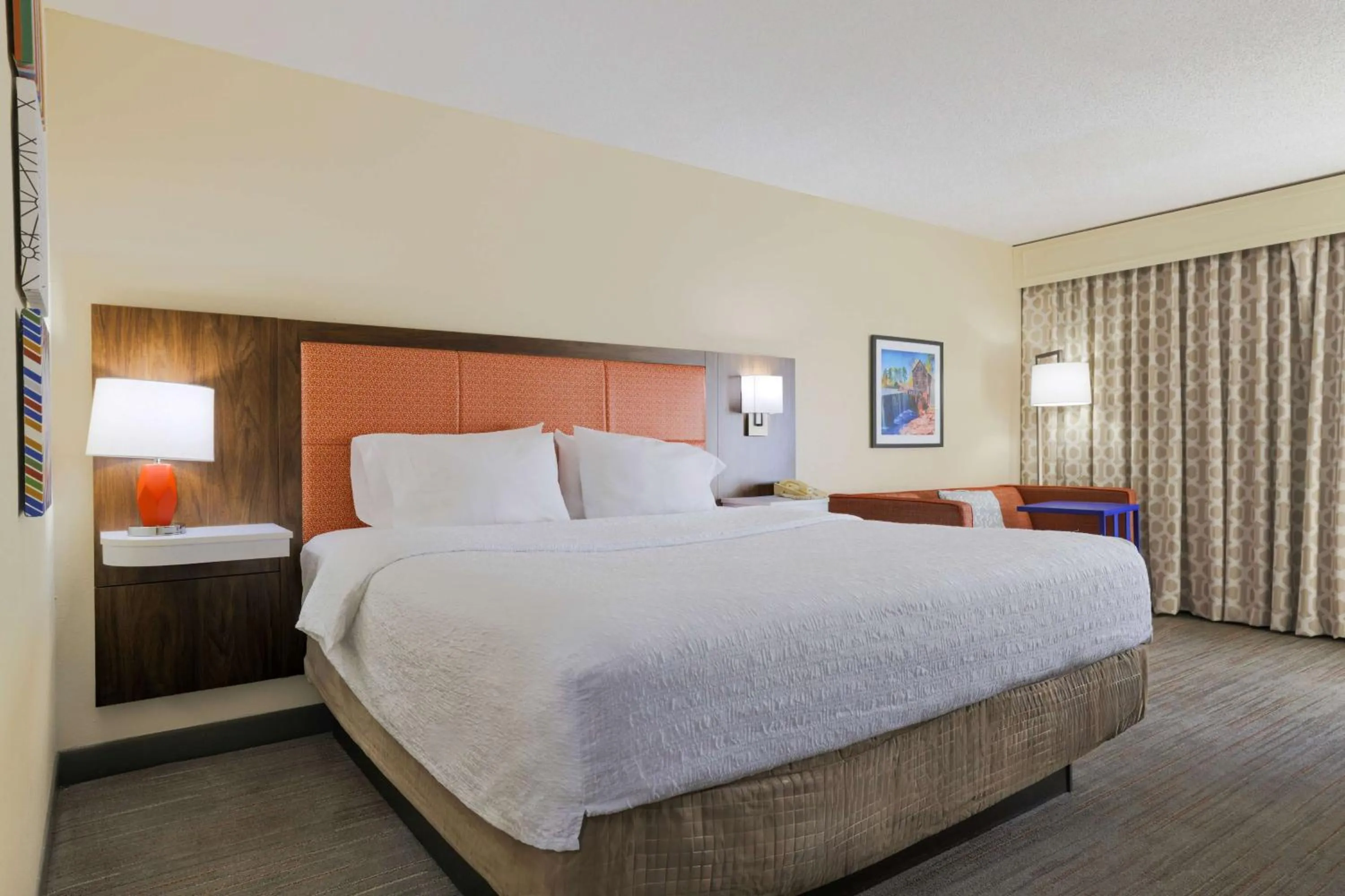 Bed in Hampton Inn Raleigh/Garner