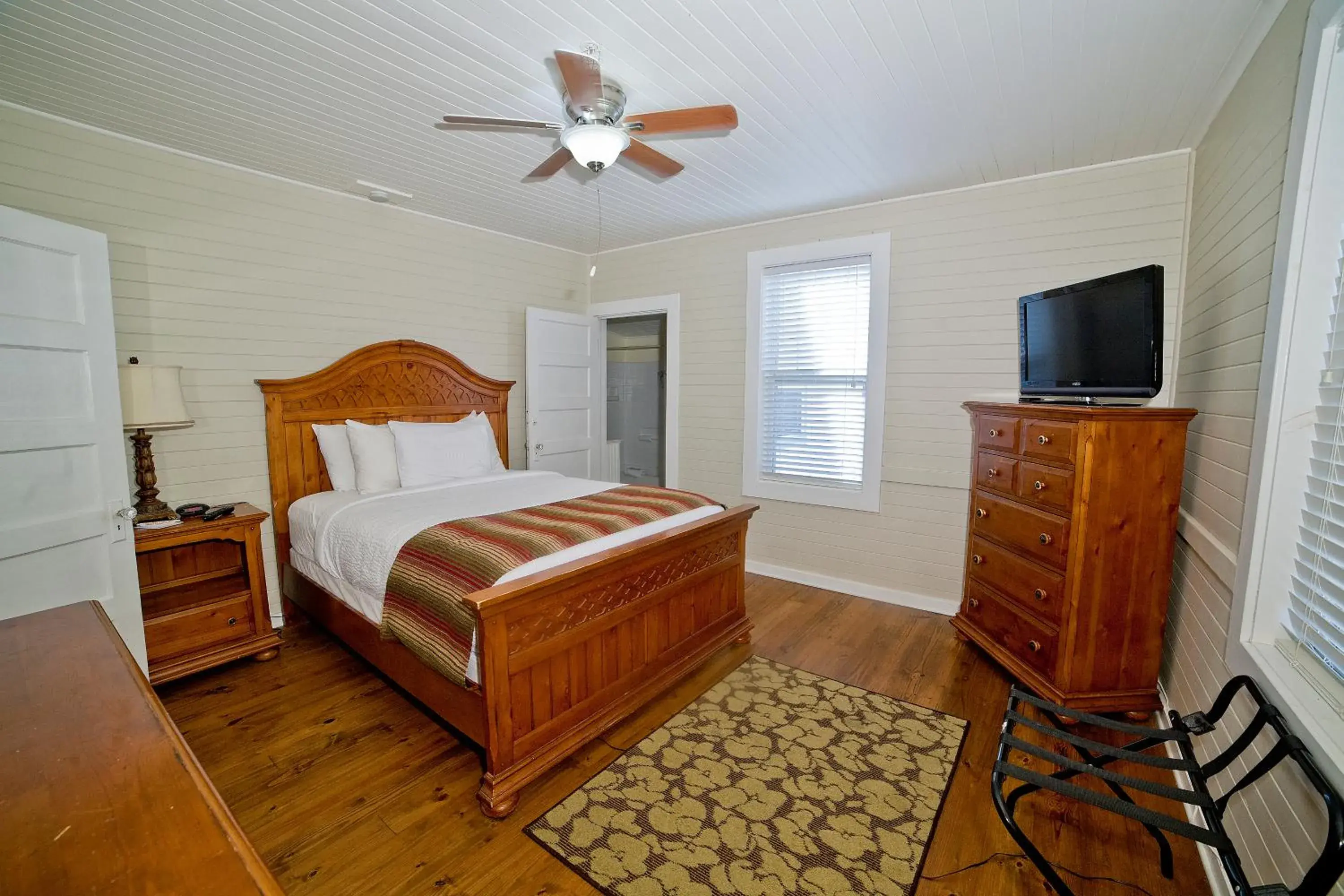 Bed in DeSoto Beach Terraces Bed in DeSoto Beach Terraces