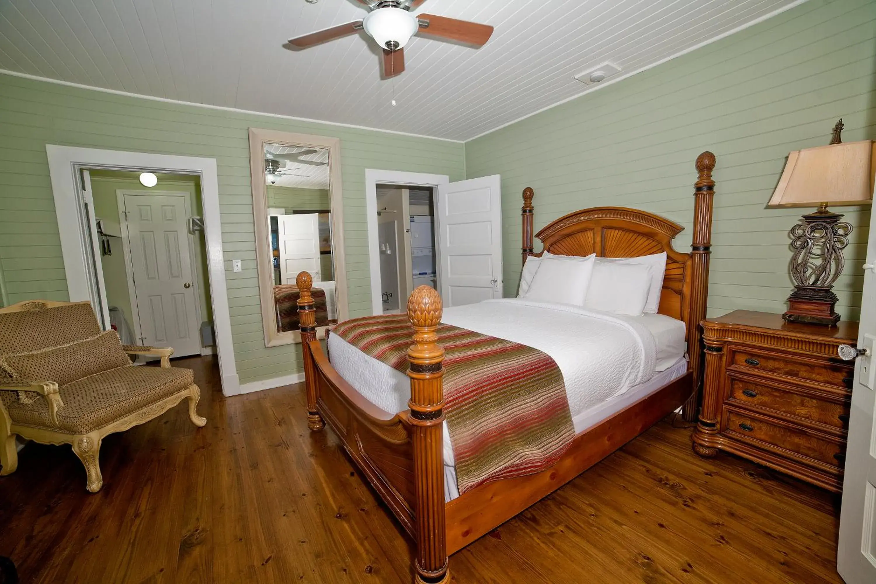 Bed in DeSoto Beach Terraces Bed in DeSoto Beach Terraces