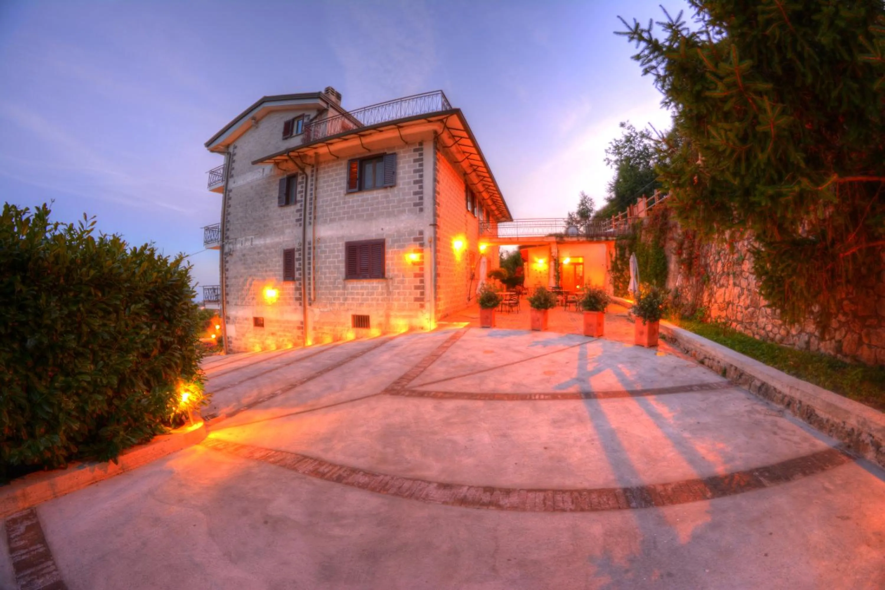 Facade/entrance in Casa Pendola