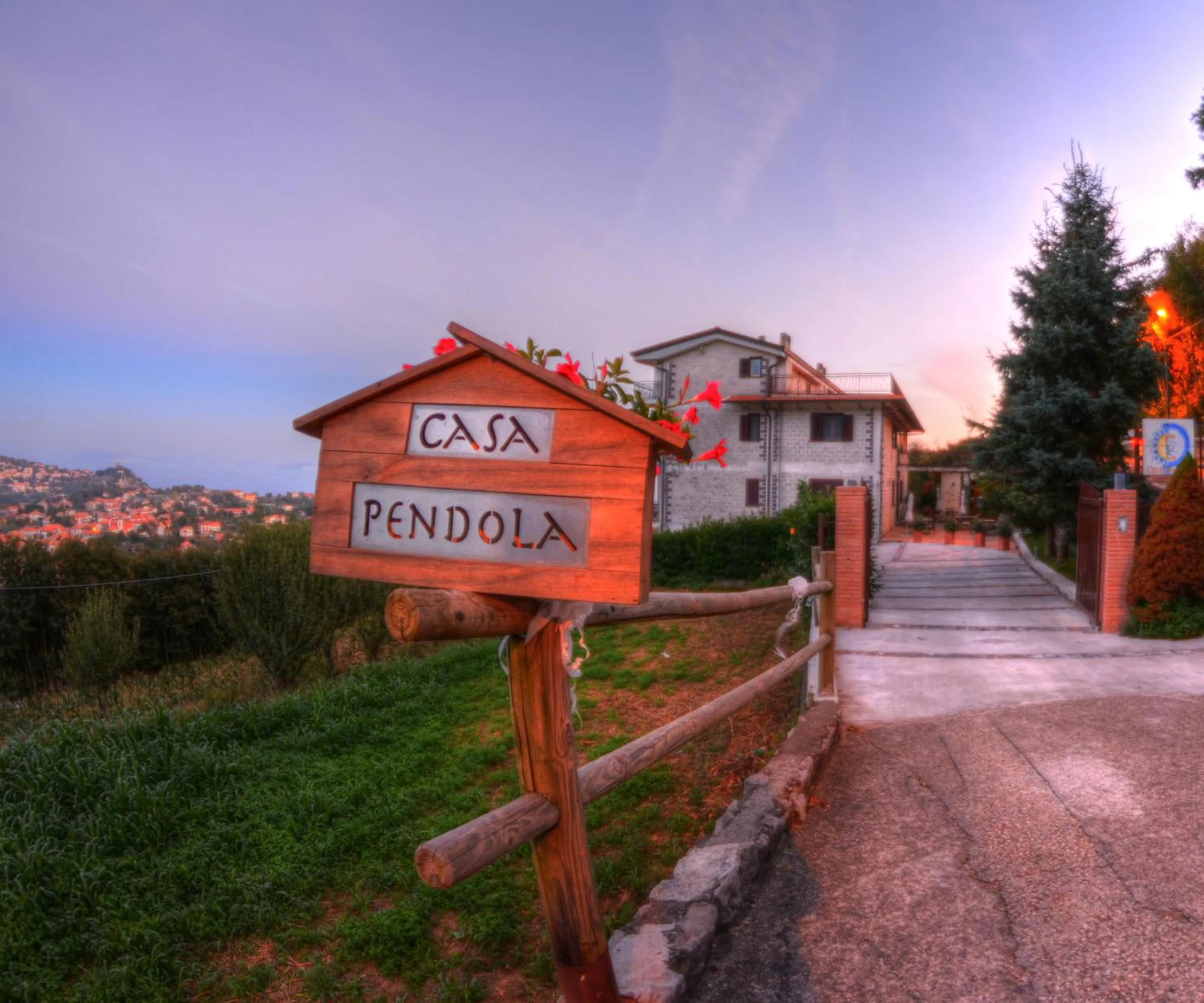 Facade/entrance in Casa Pendola