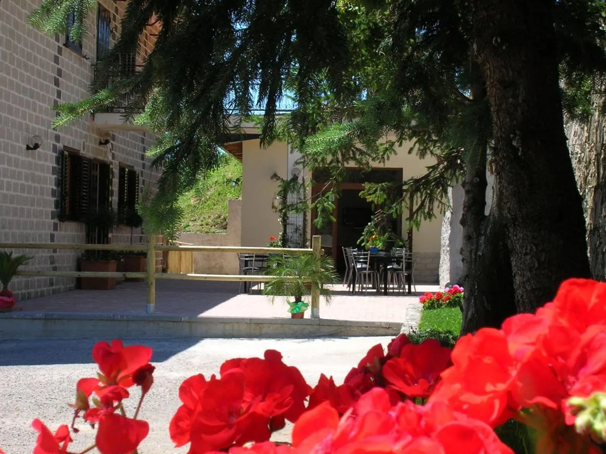 Facade/entrance in Casa Pendola