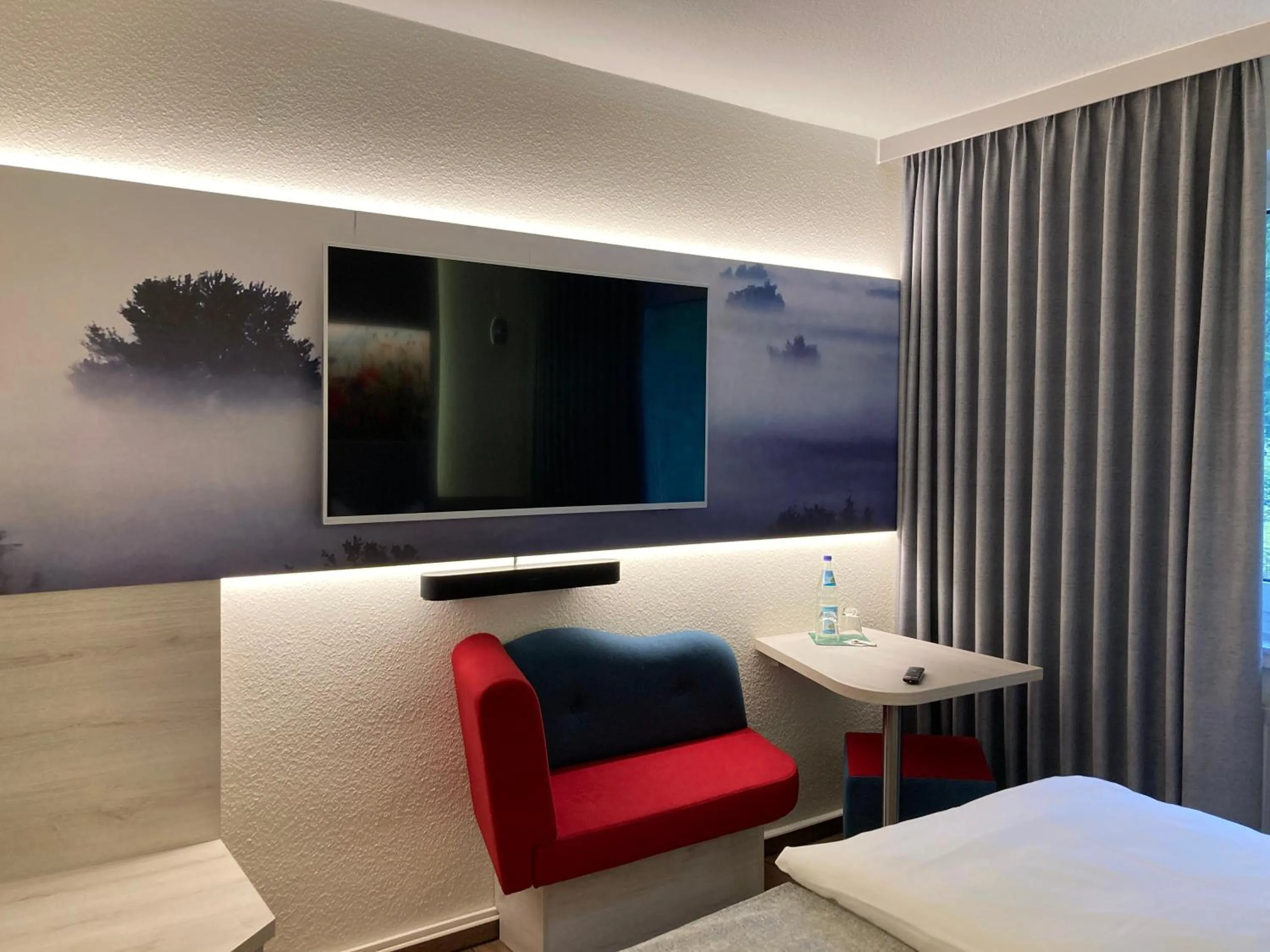 TV and multimedia, Bed in Waldhotel Ehrental