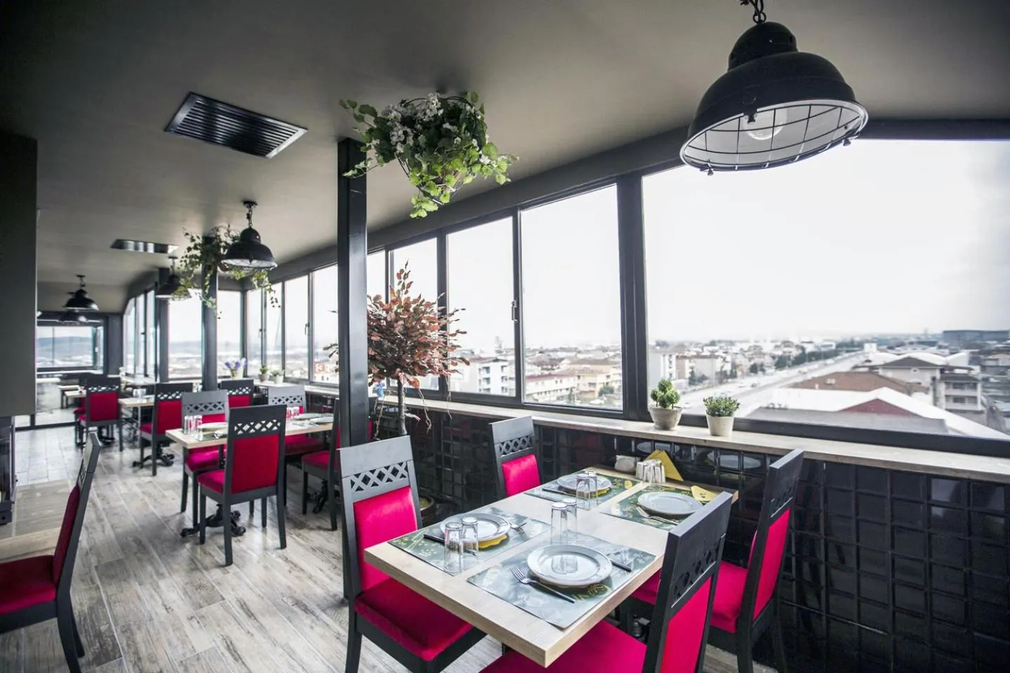 Restaurant/places to eat in RİVADA HOTEL