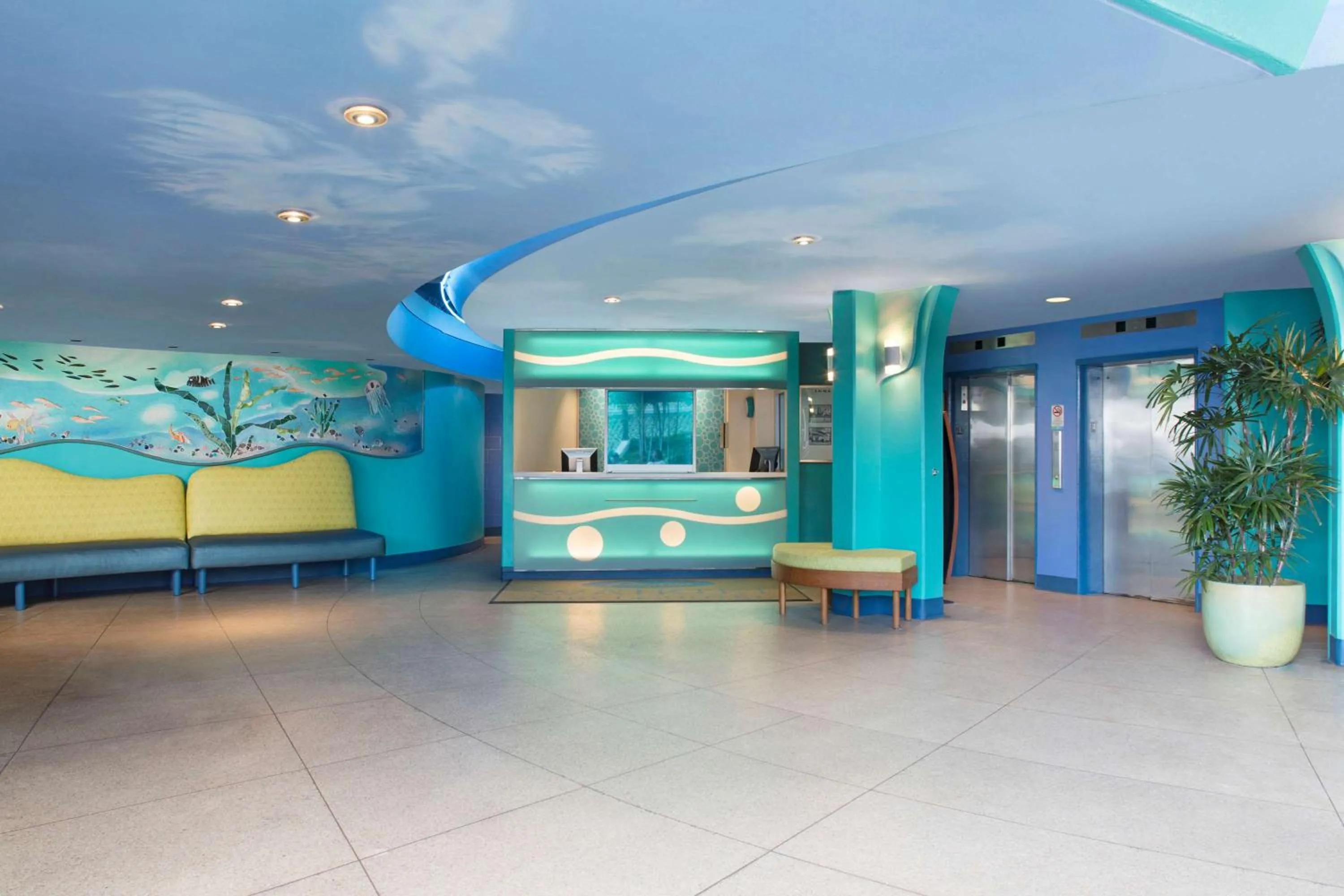 Property building in Waikiki Circle Hotel by Castle