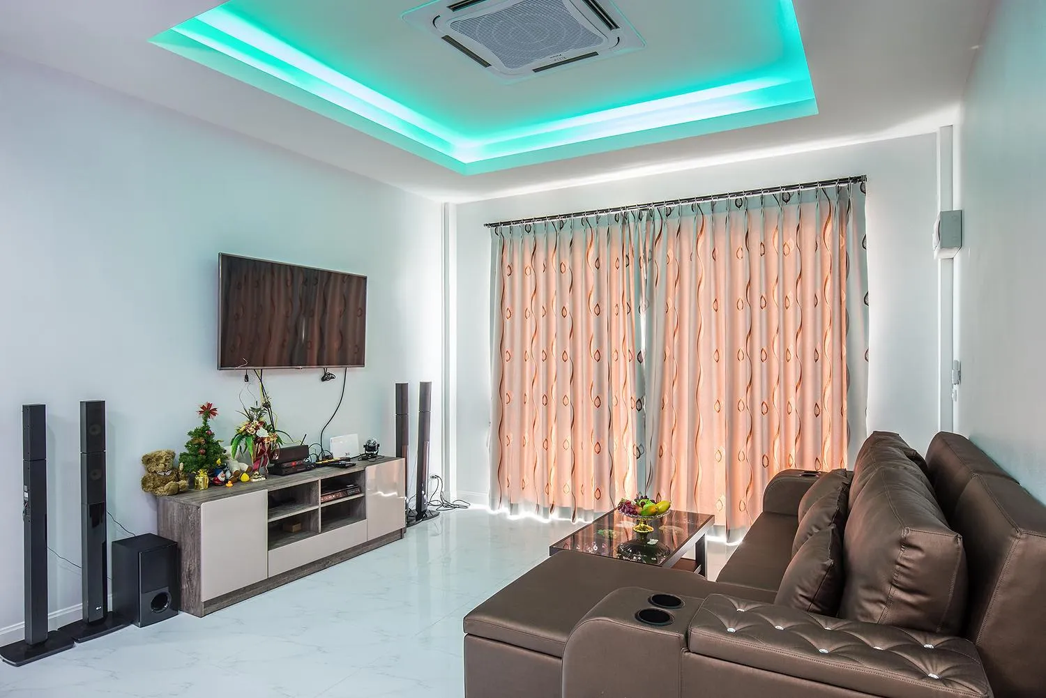 Communal lounge/ TV room in Smart home huahin