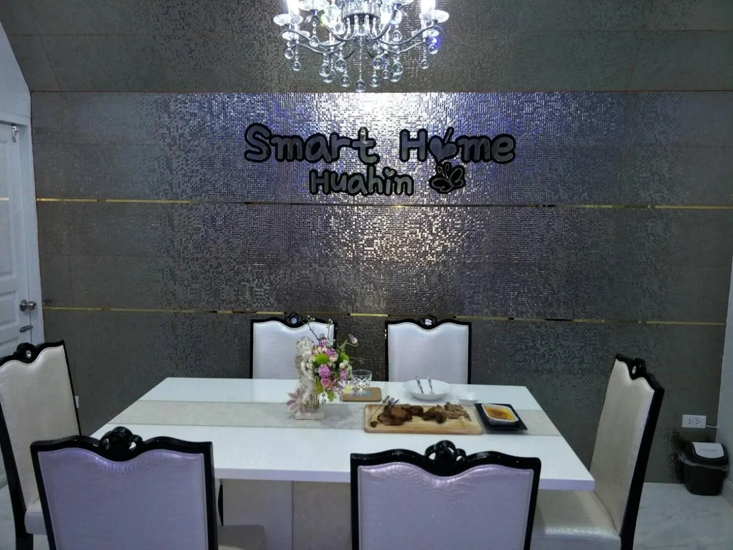 Restaurant/places to eat in Smart home huahin