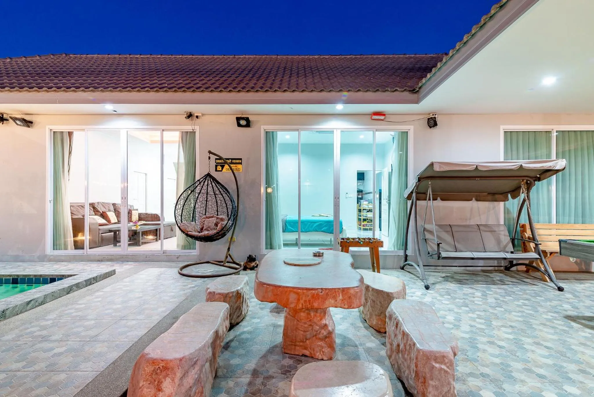 Restaurant/places to eat in Smart home huahin