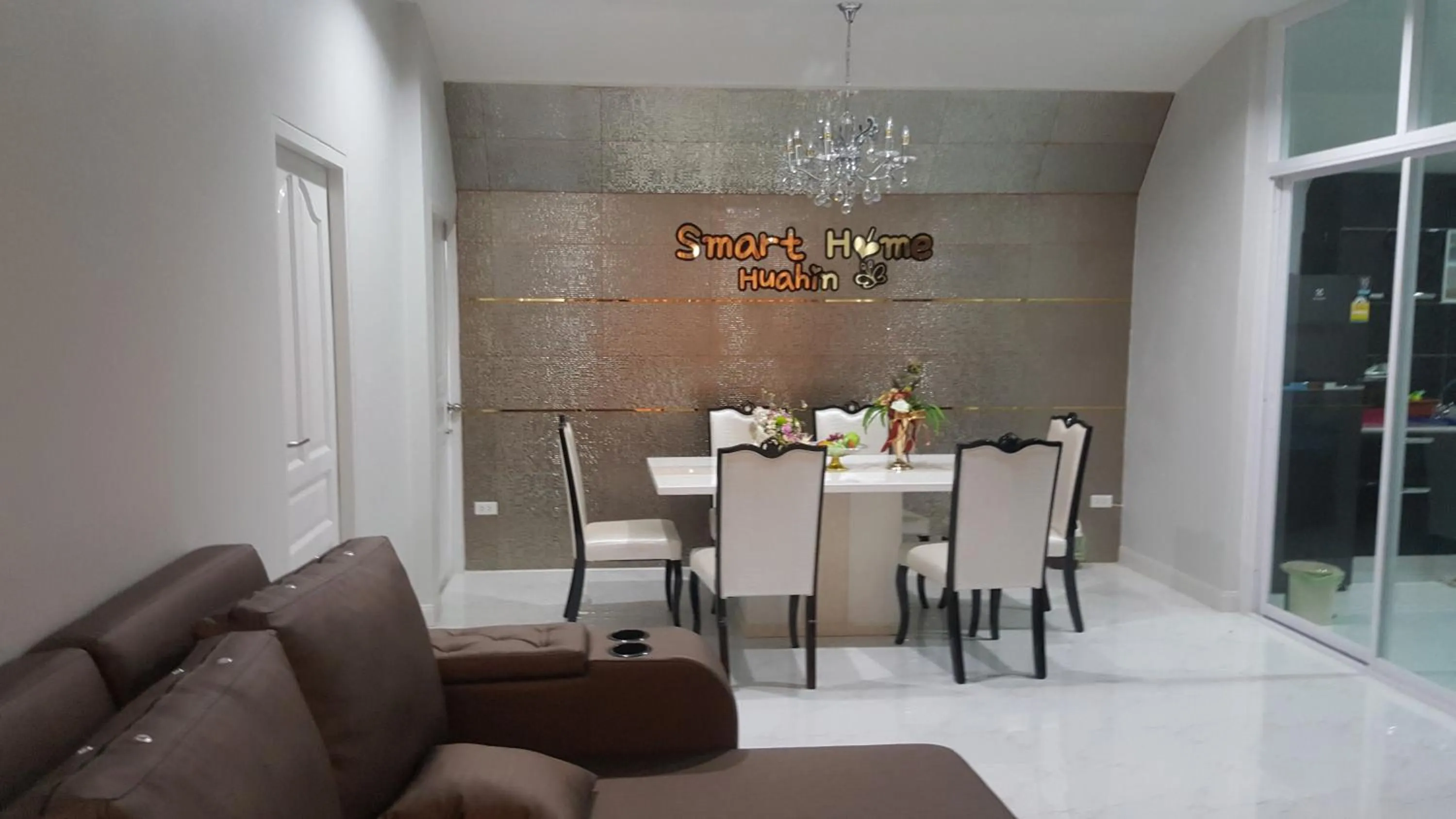 Restaurant/places to eat in Smart home huahin