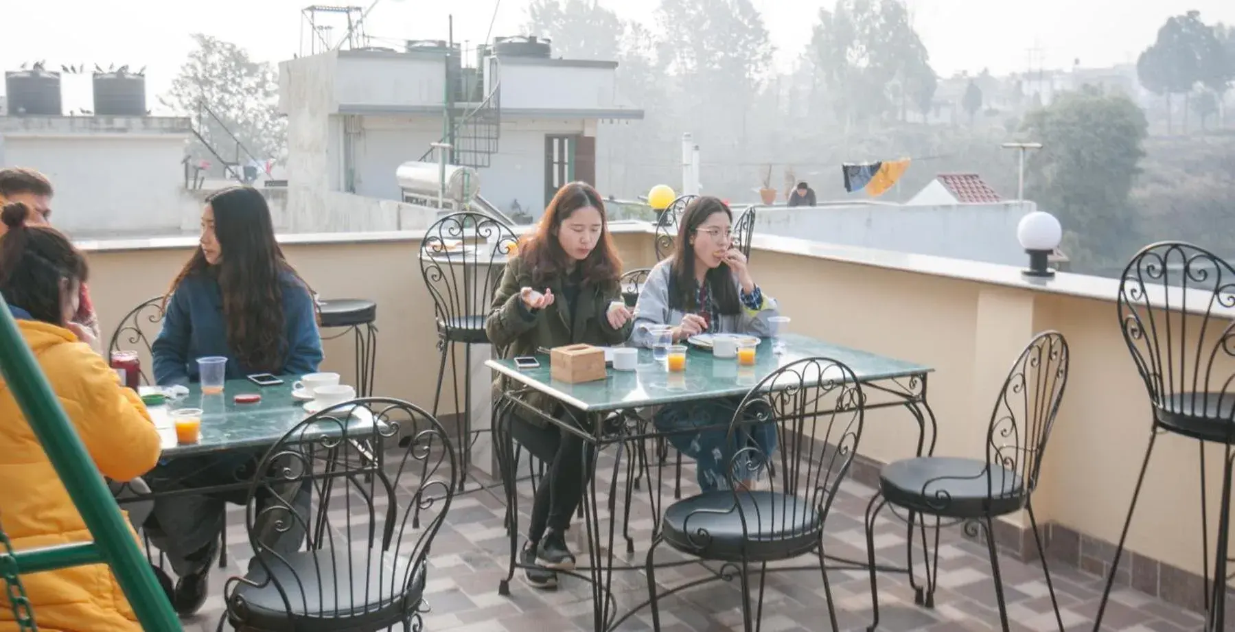 Restaurant/places to eat in Be Here Now Restaurant/places to eat in Be Here Now