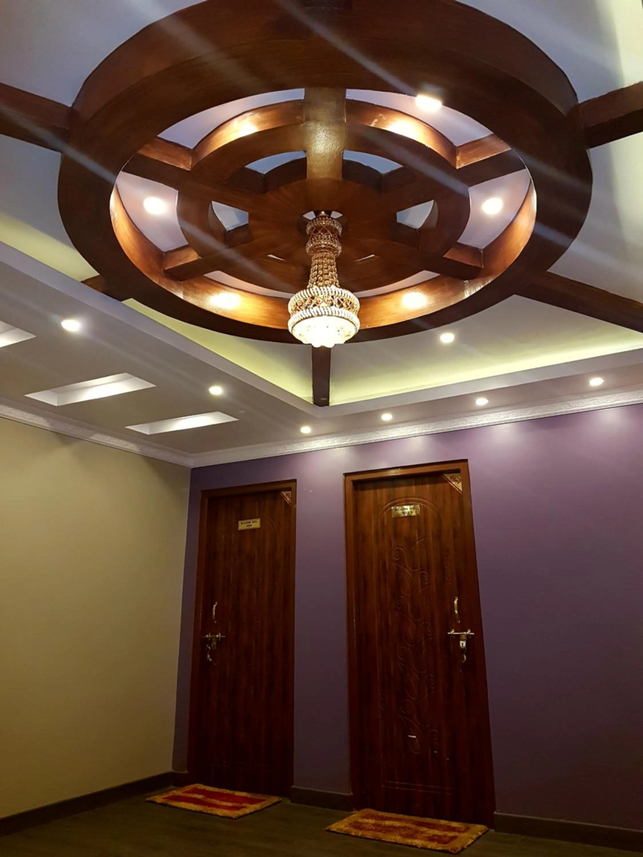 Decorative detail in Be Here Now