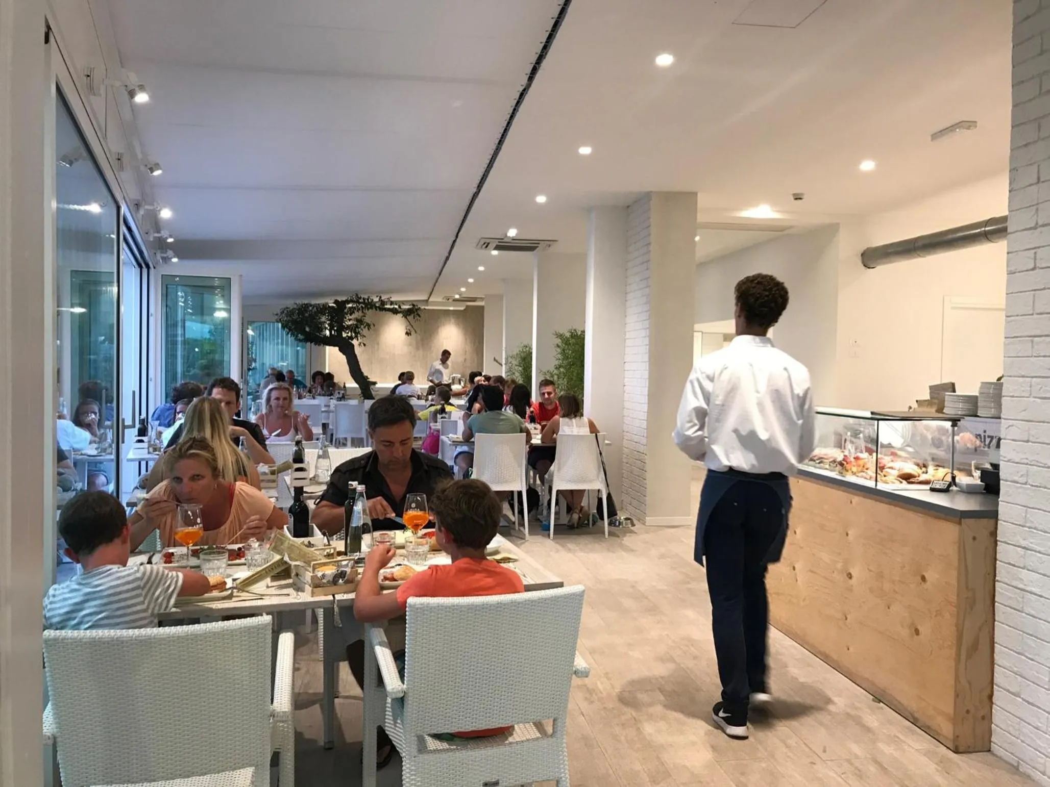 Restaurant/places to eat in Stellamare