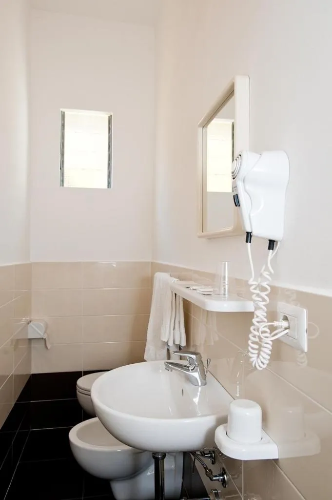 Bathroom in Albergo Villa Mauri