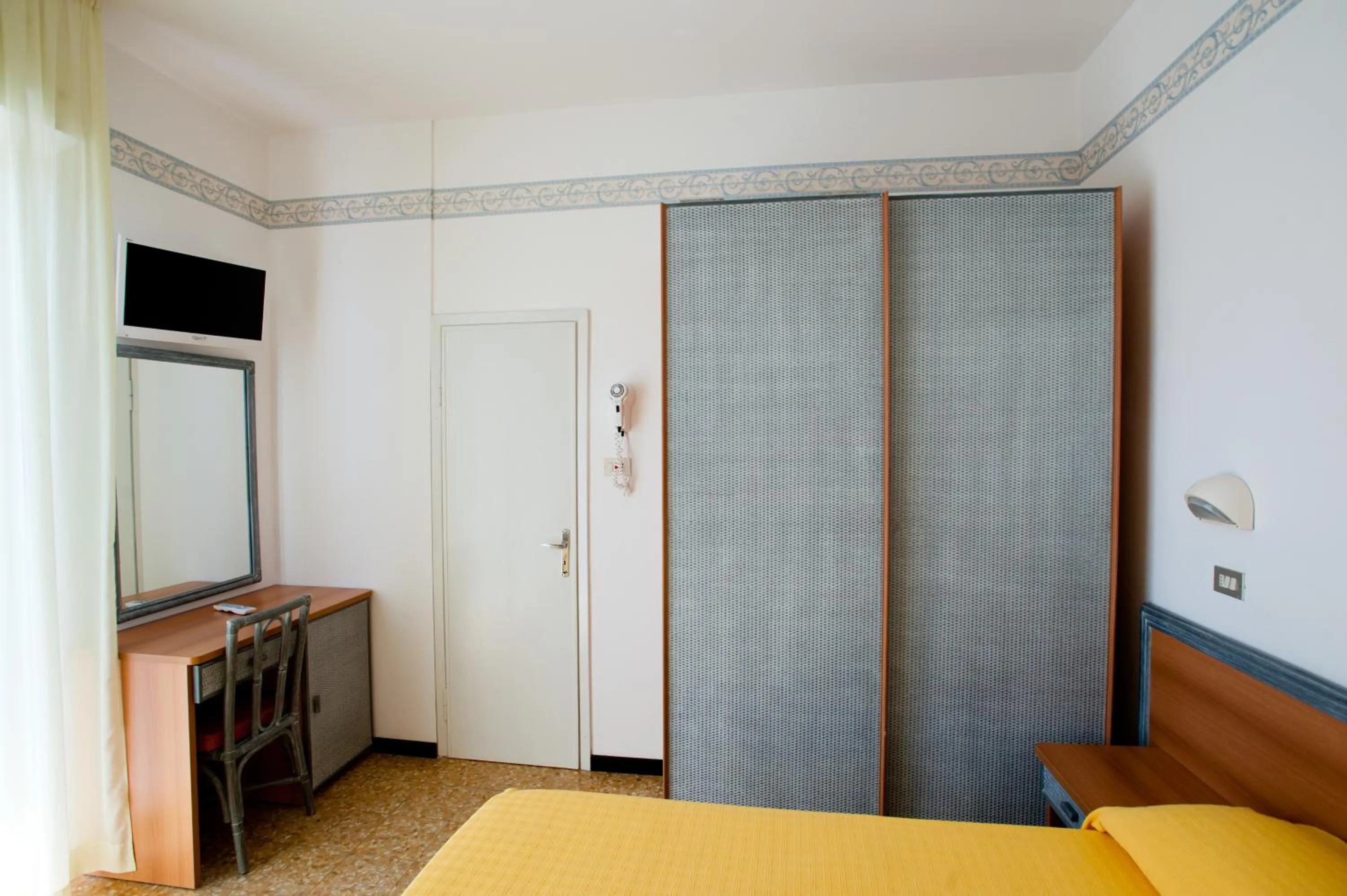 Day, Bed in Albergo Villa Mauri