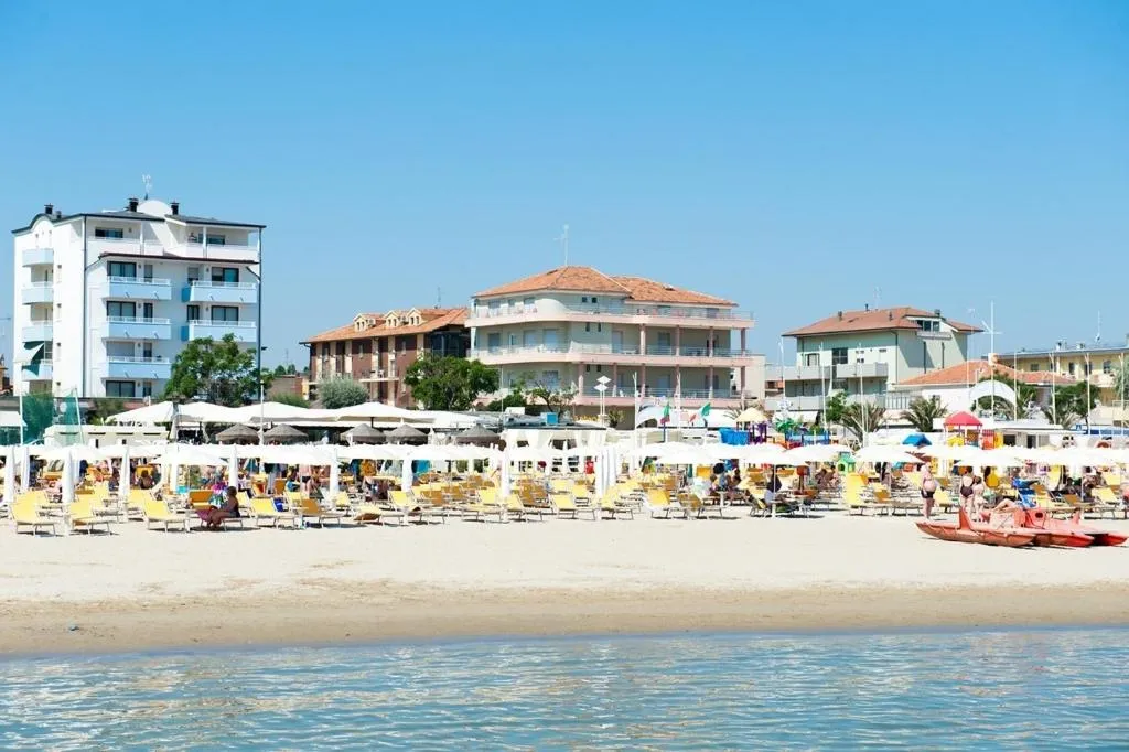 Facade/entrance in Albergo Villa Mauri