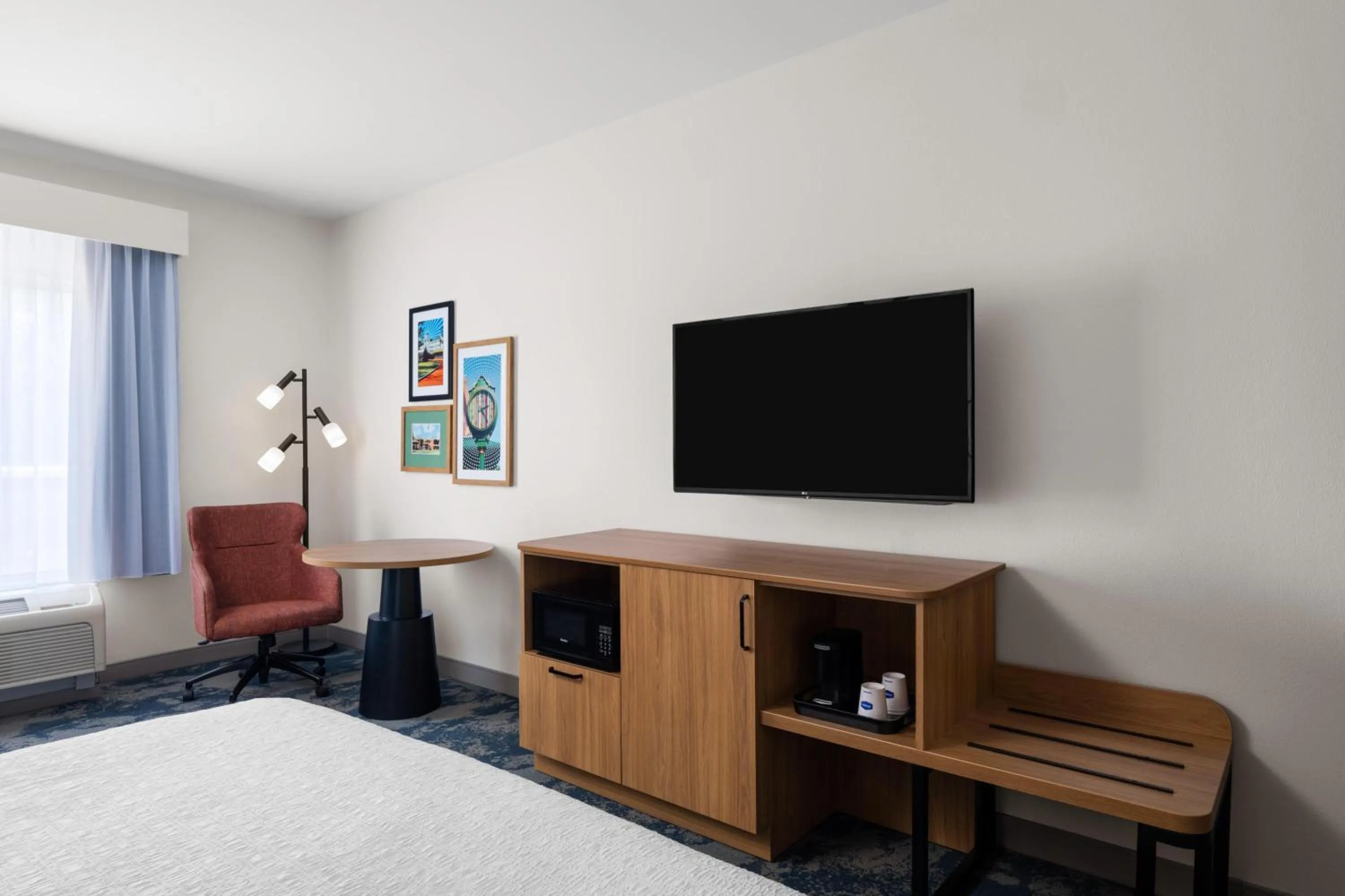 Living room, Bed in Hampton Inn & Suites Southern Pines-Pinehurst