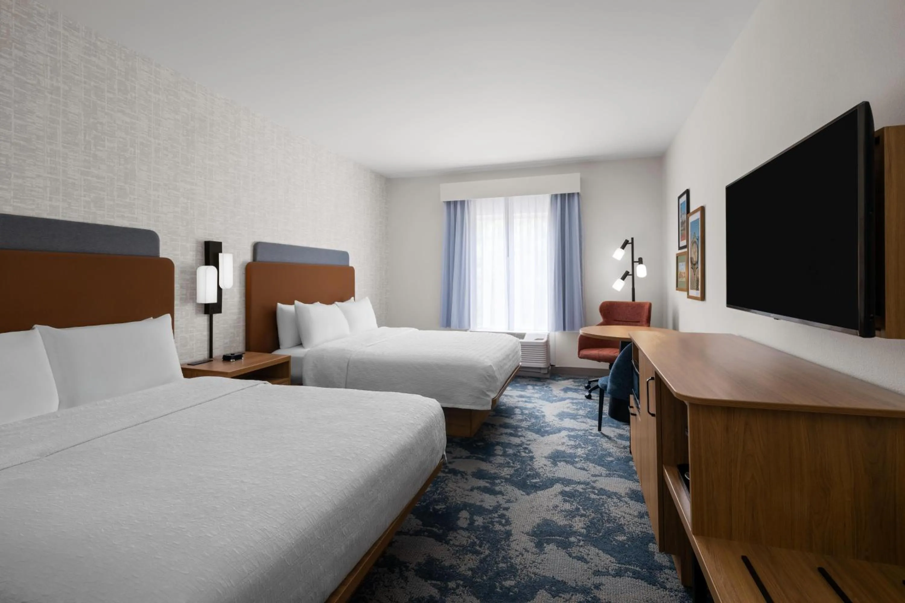 Bed in Hampton Inn & Suites Southern Pines-Pinehurst