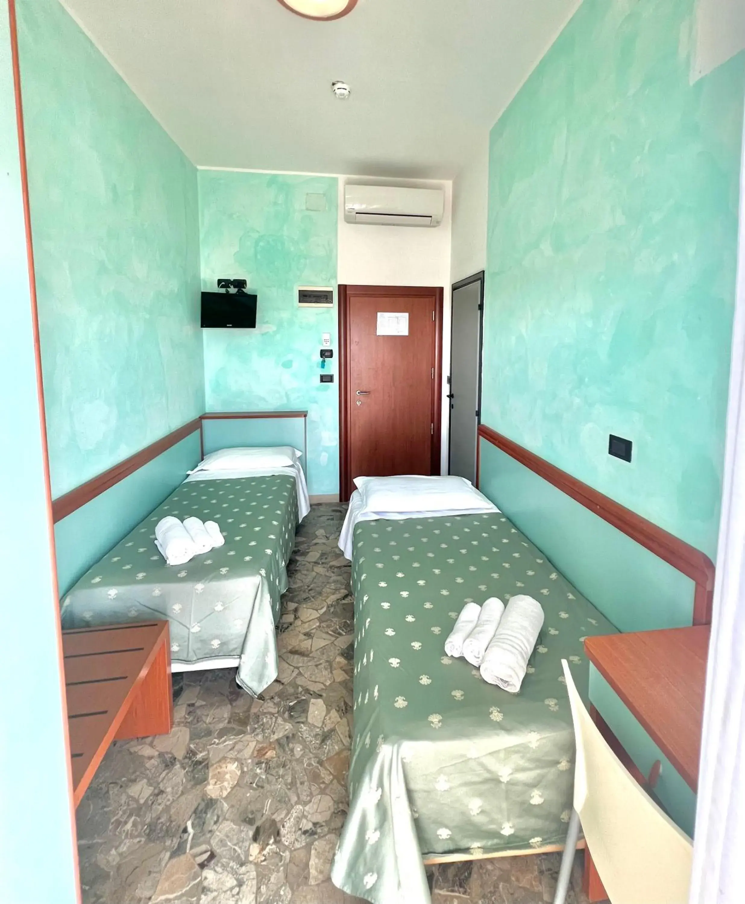 Twin Room in Hotel Vernel Twin Room in Hotel Vernel