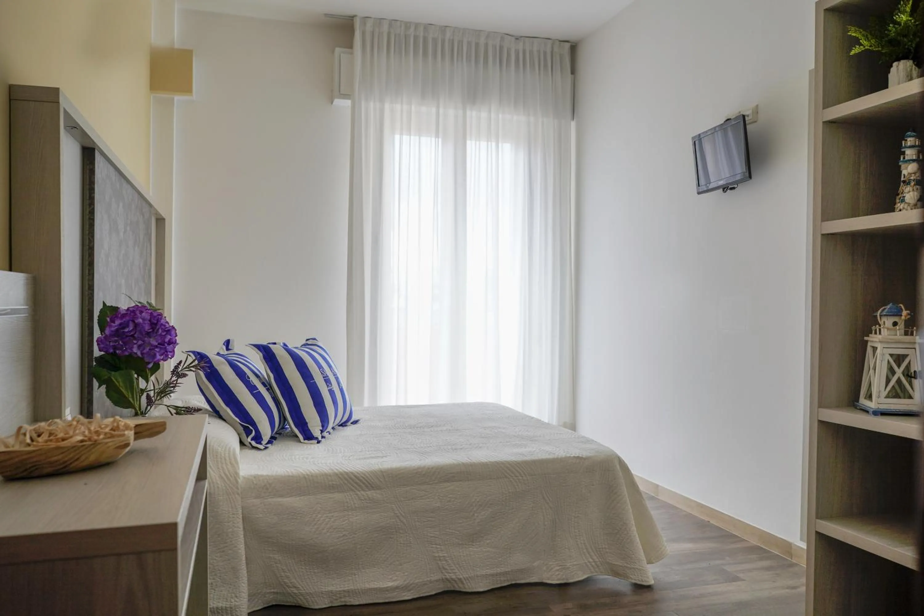 Photo of the whole room in Hotel Vernel