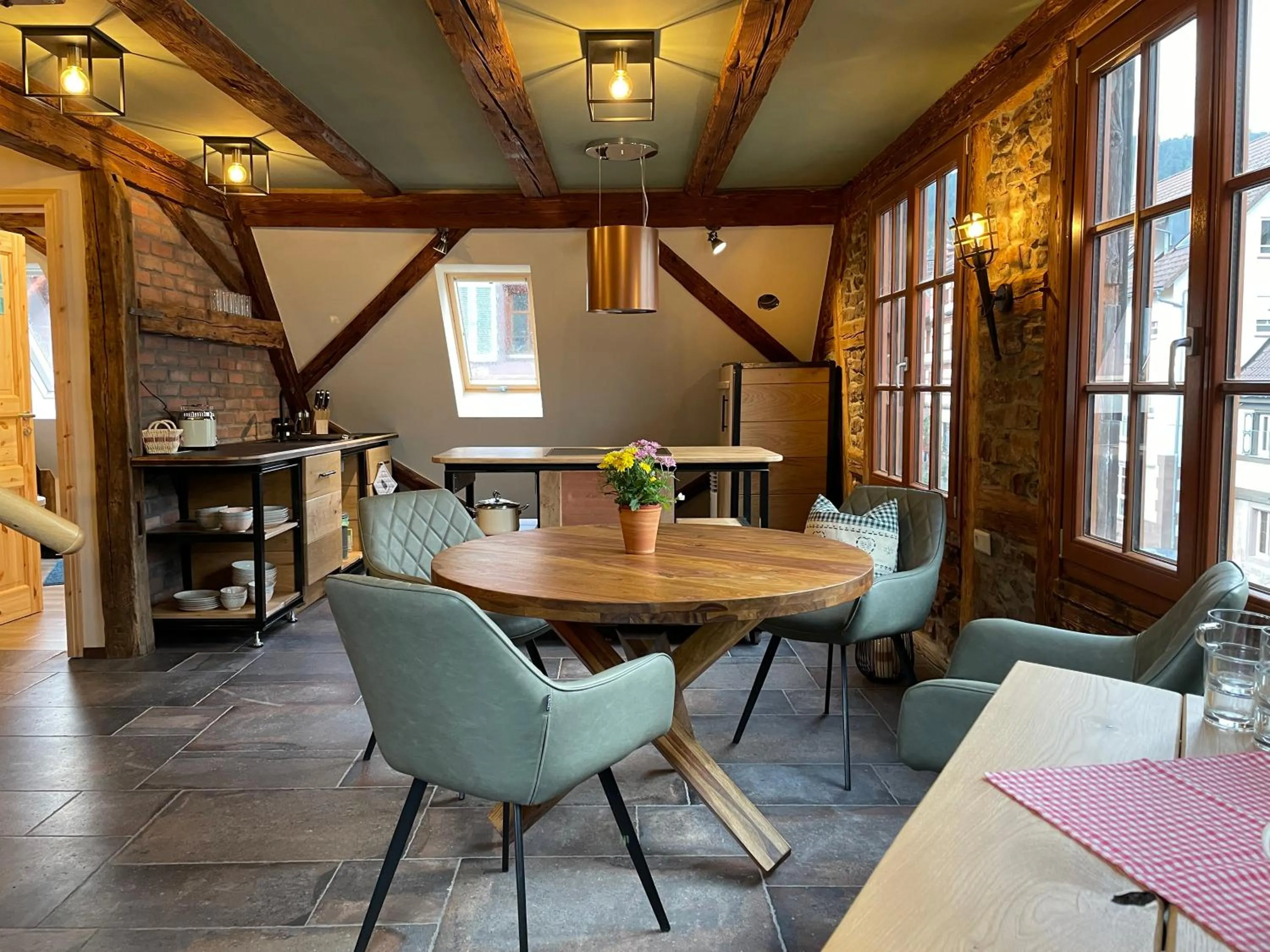 Dining area in Muggel Apartments