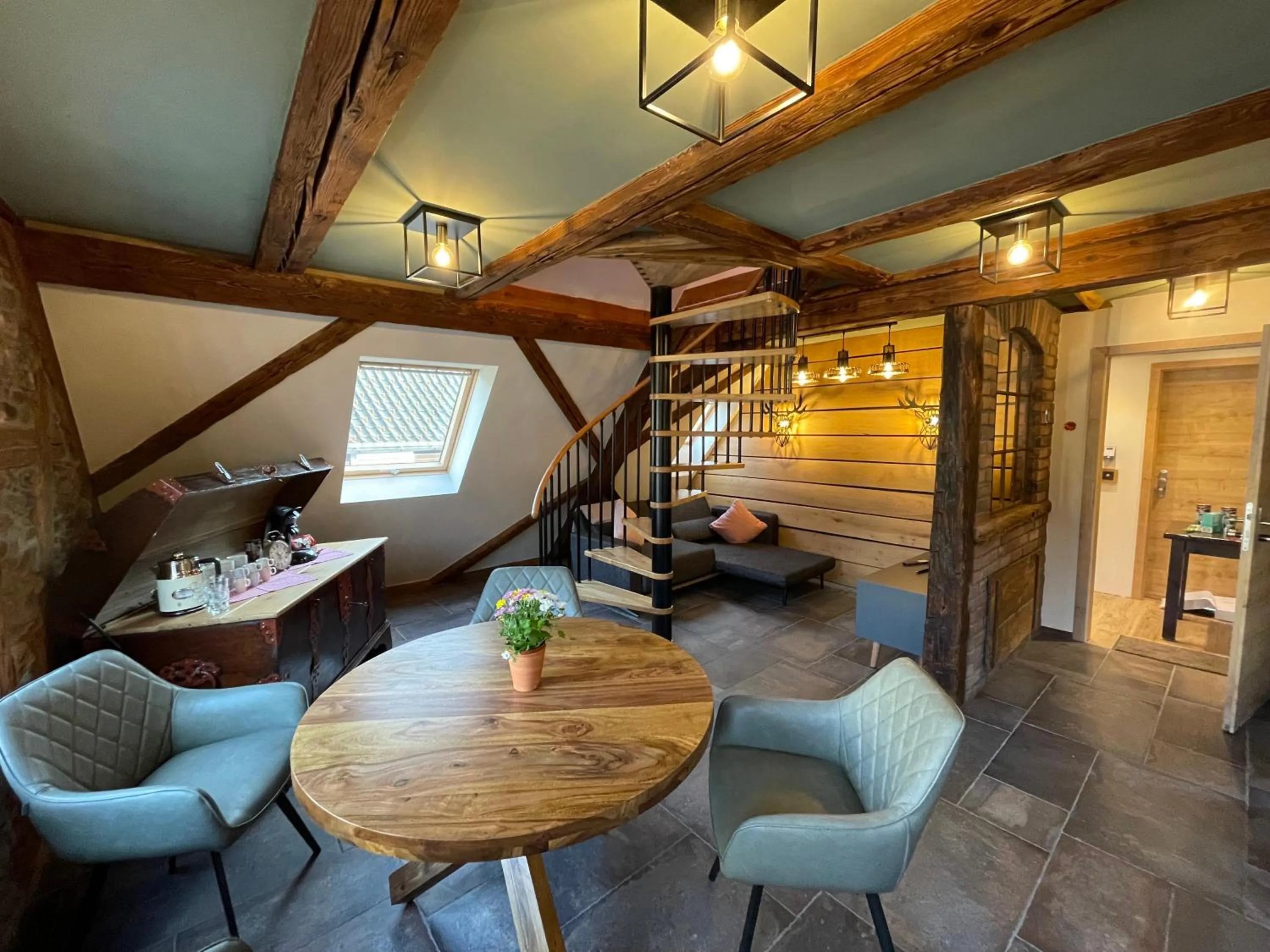 Dining area in Muggel Apartments