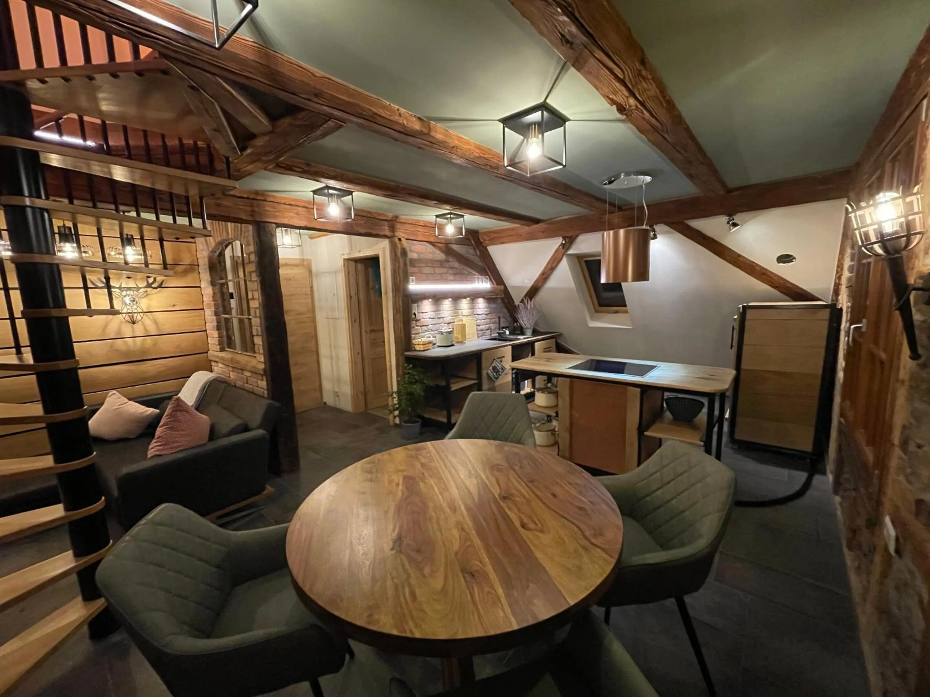 Dining area in Muggel Apartments