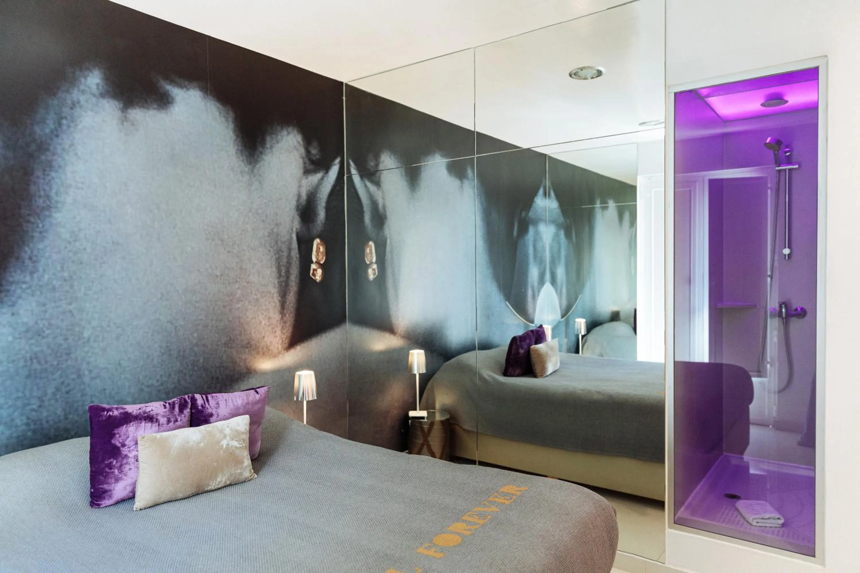 Shower, Bed in Lisbon Art Stay Apartments Baixa