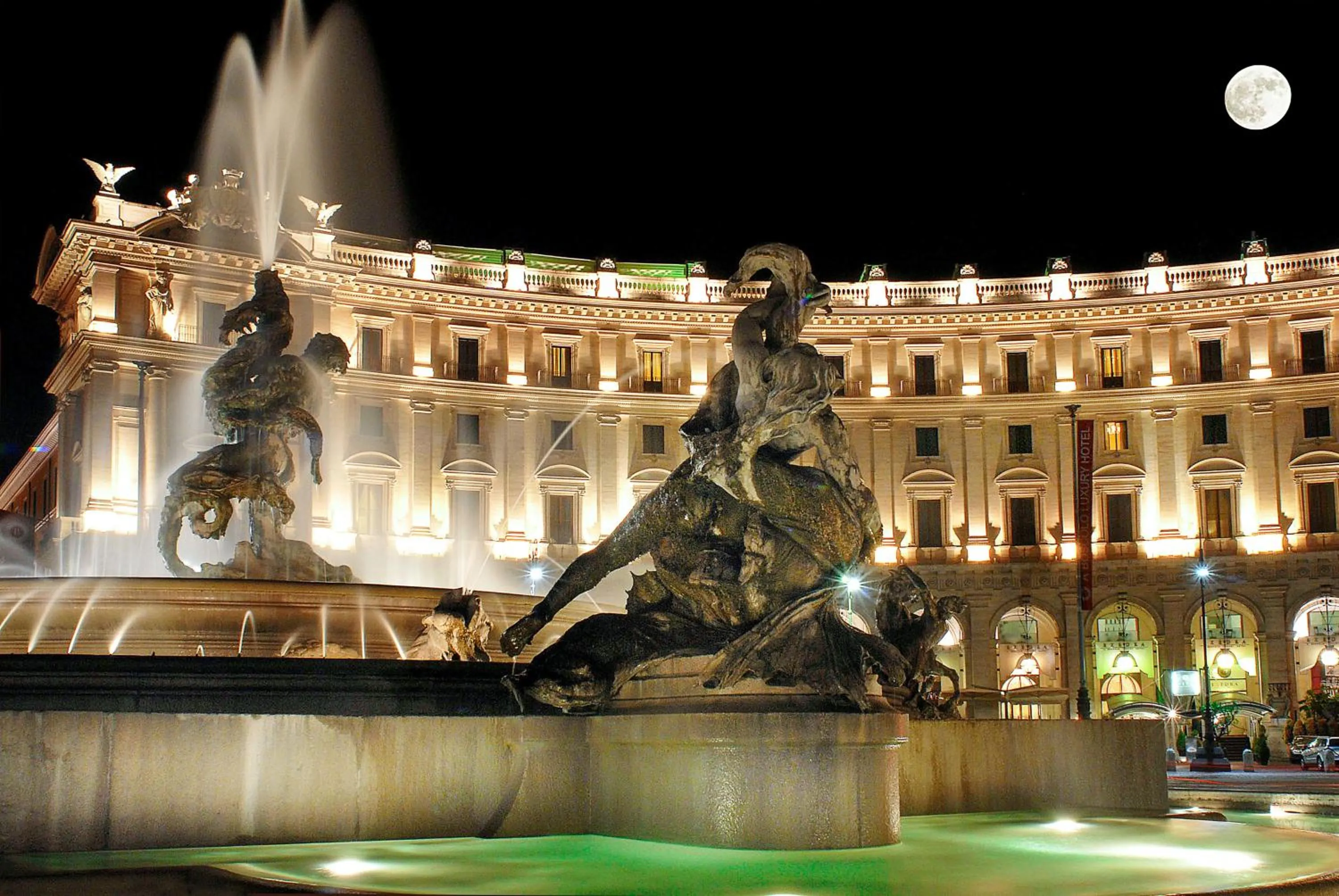 Nearby landmark in Hotel Chicago