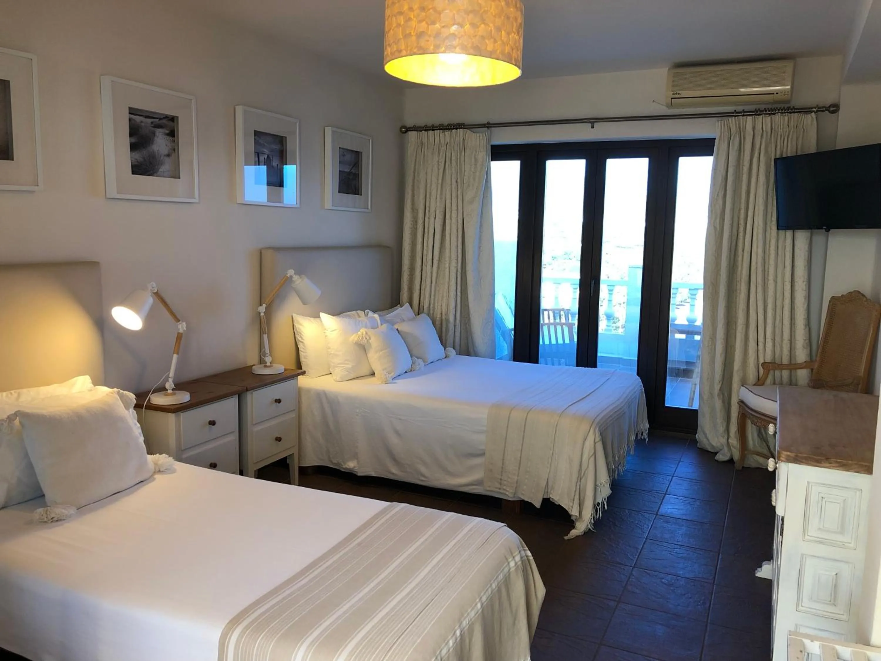 Bedroom, Bed in Hostal Avalon