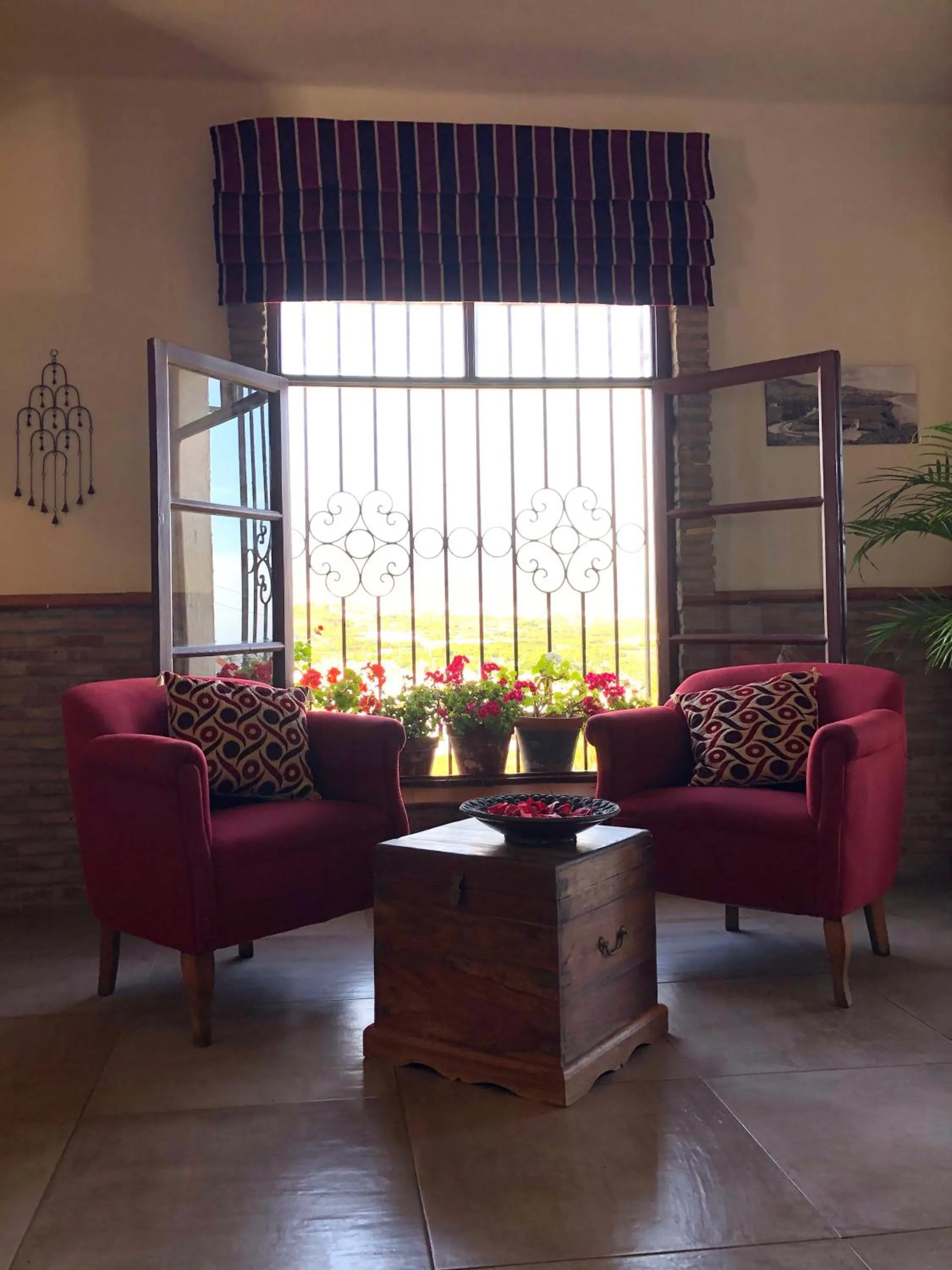 Seating area in Hostal Avalon