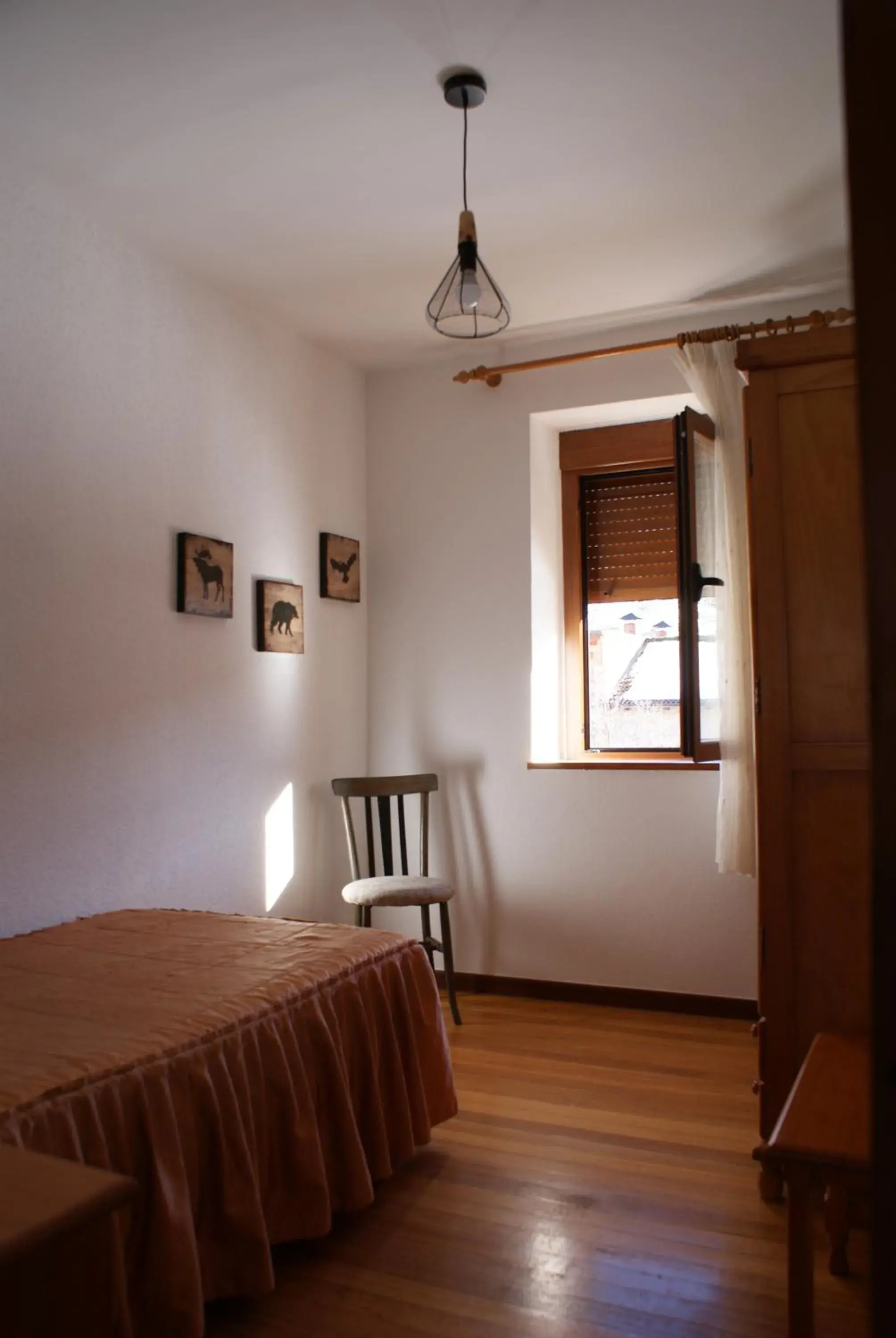 Standard Single Room with Shared Bathroom - single occupancy in Casa Crescente Standard Single Room with Shared Bathroom - single occupancy in Casa Crescente