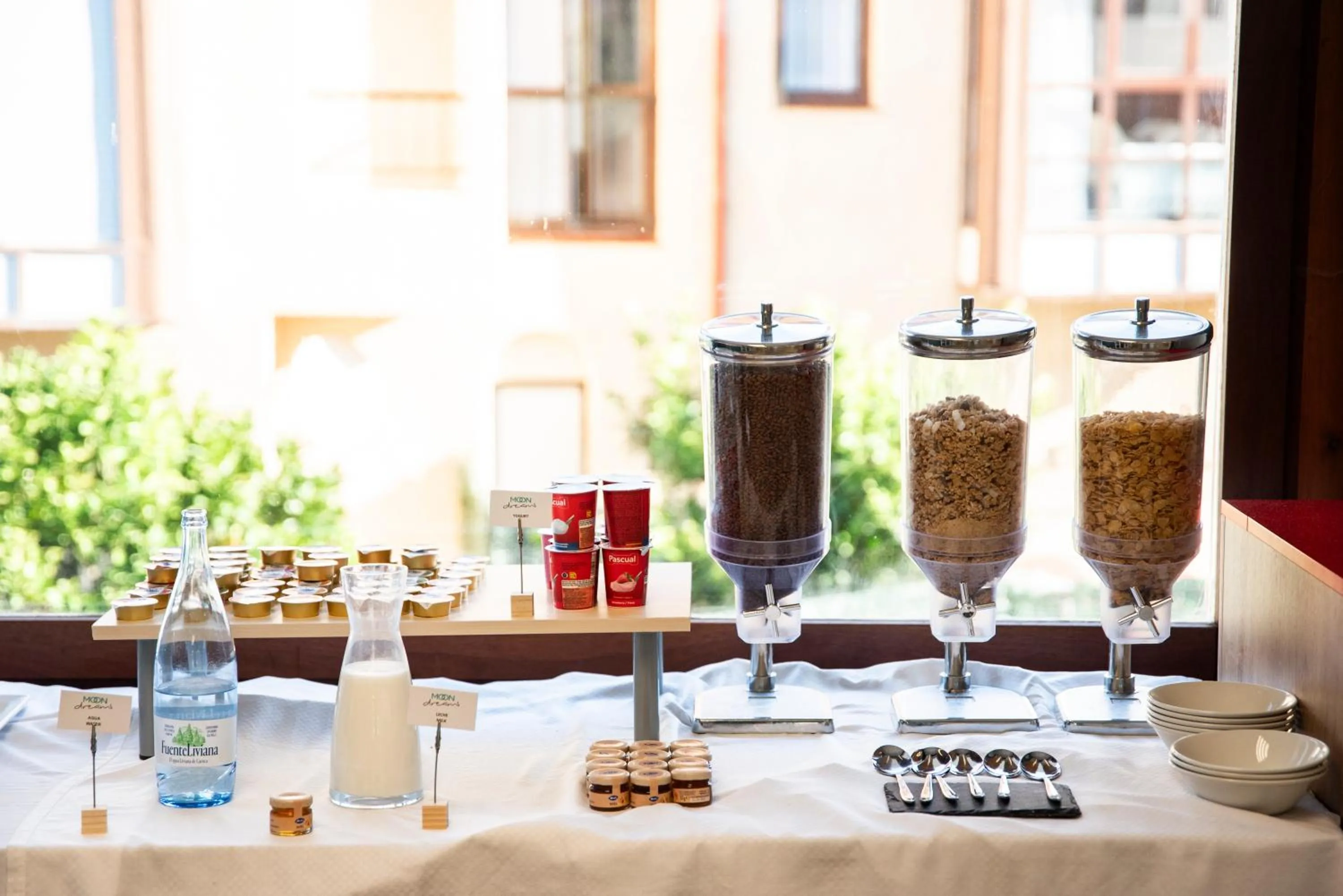 Breakfast in Moon Dreams Noja