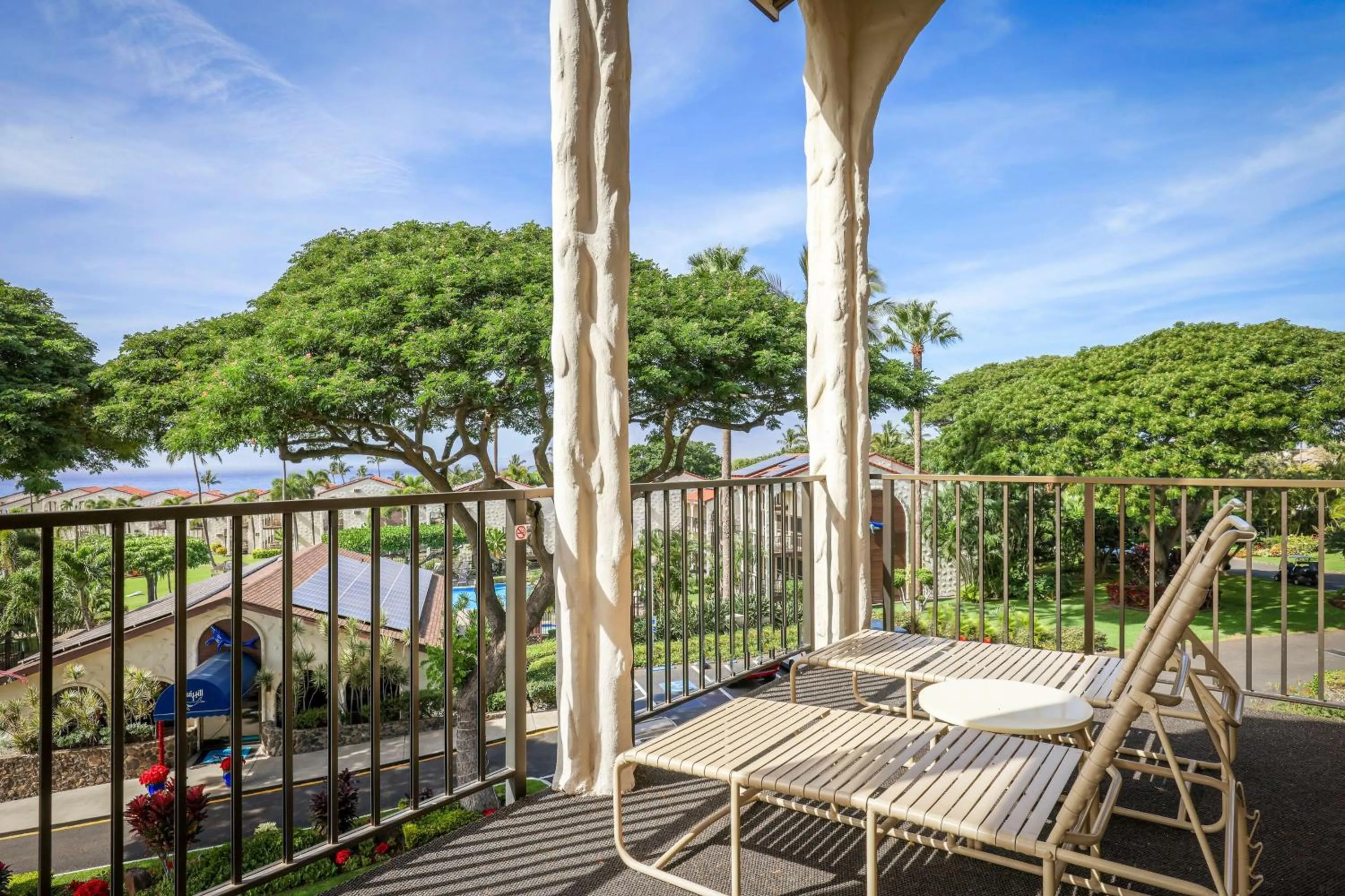 Day in Aston Maui Hill