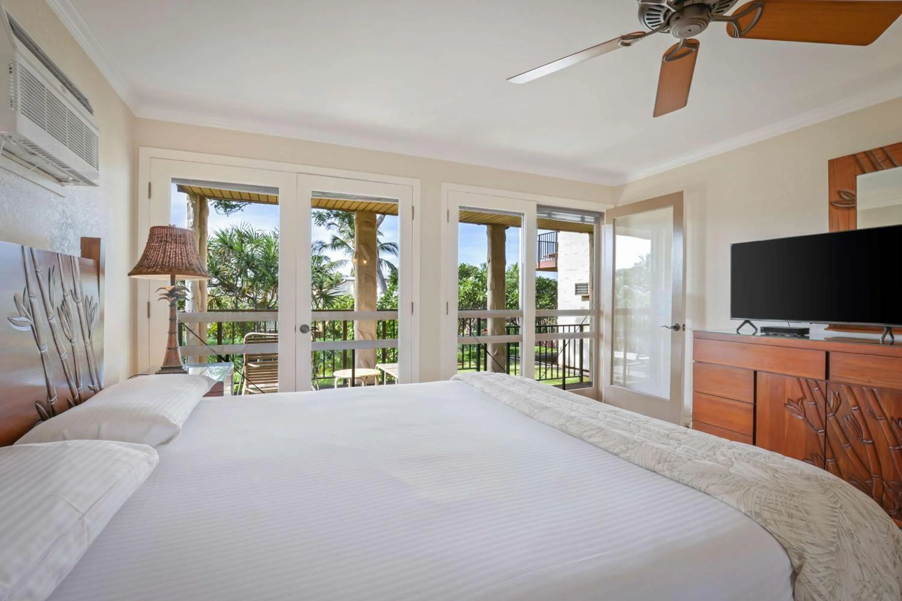 Bed in Aston Maui Hill