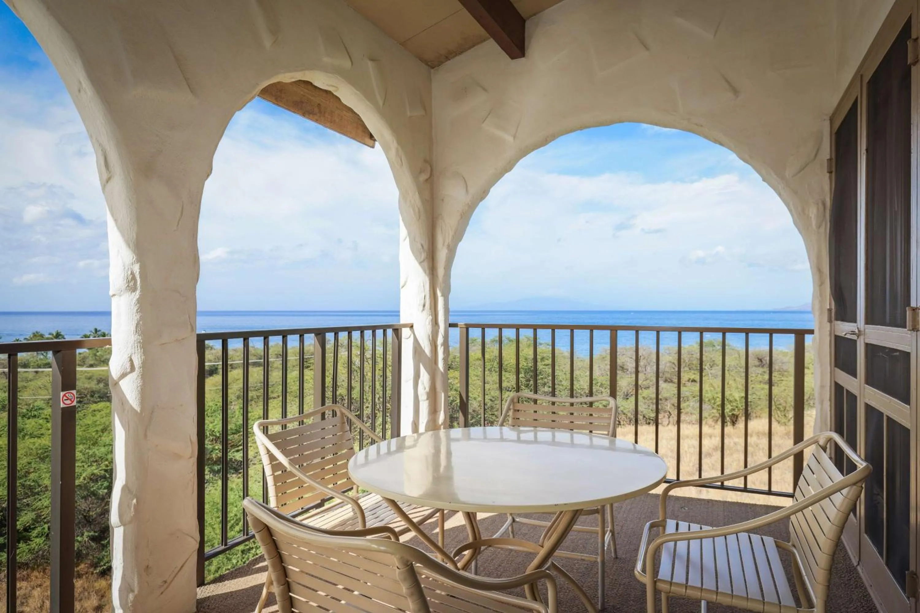 Day in Aston Maui Hill