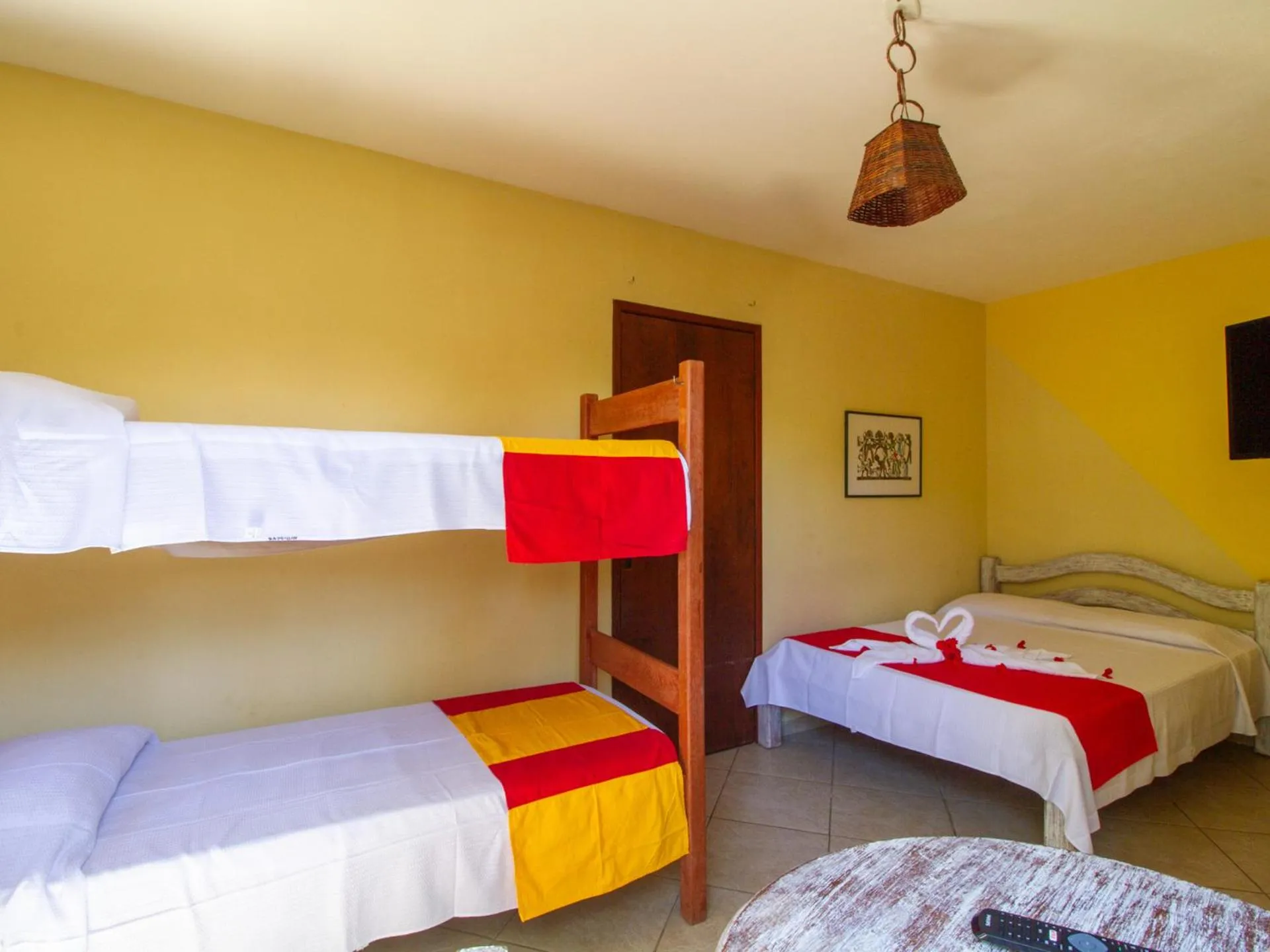 Photo of the whole room, Bed in Pousada Hibiscus