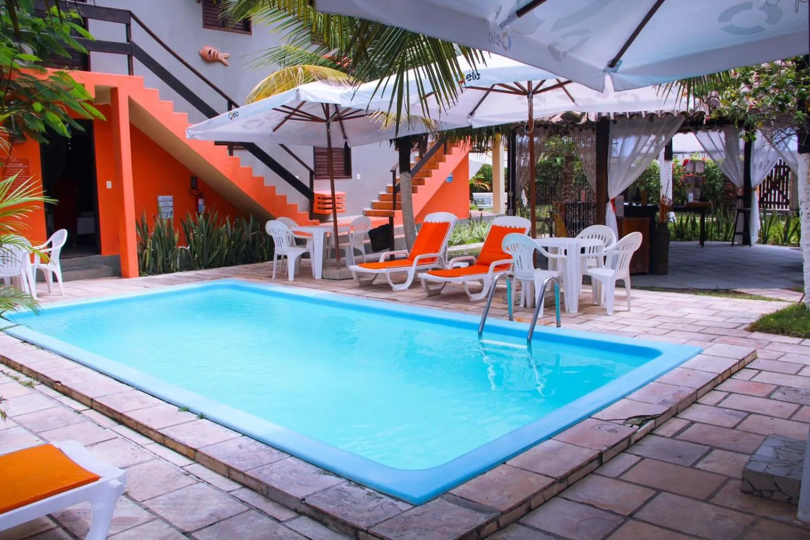 Swimming pool in Pousada Hibiscus