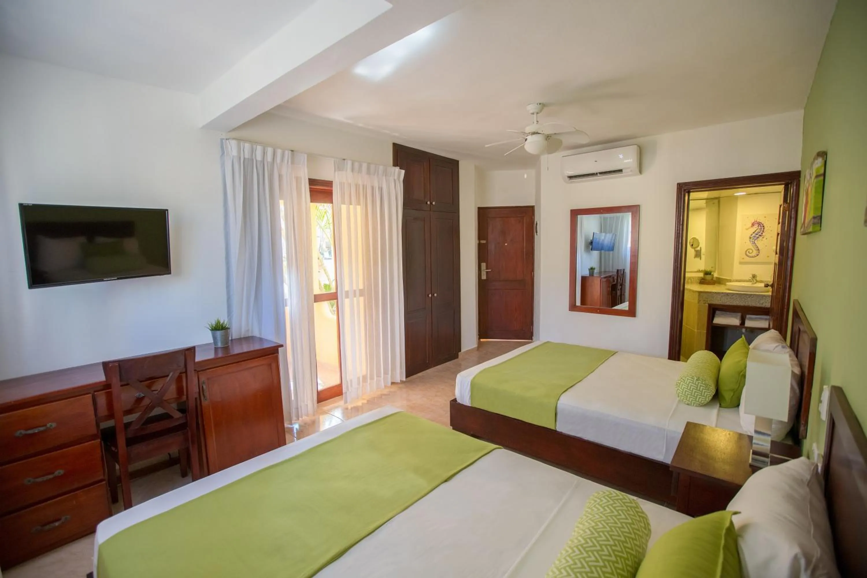 TV and multimedia, Bed in Hotel whala!bávaro - All Inclusive