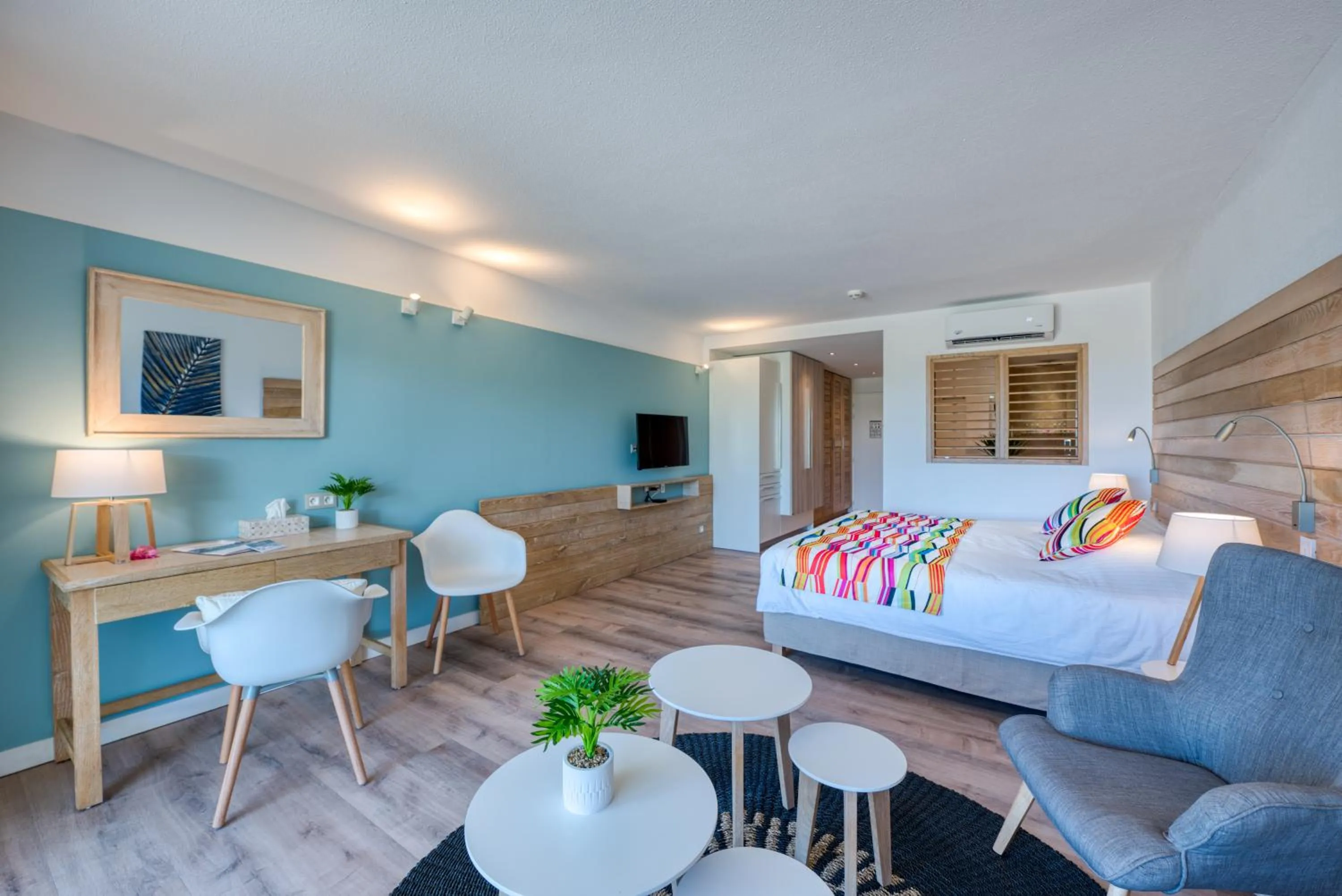 Living room, Bed in La Playa Orient Bay