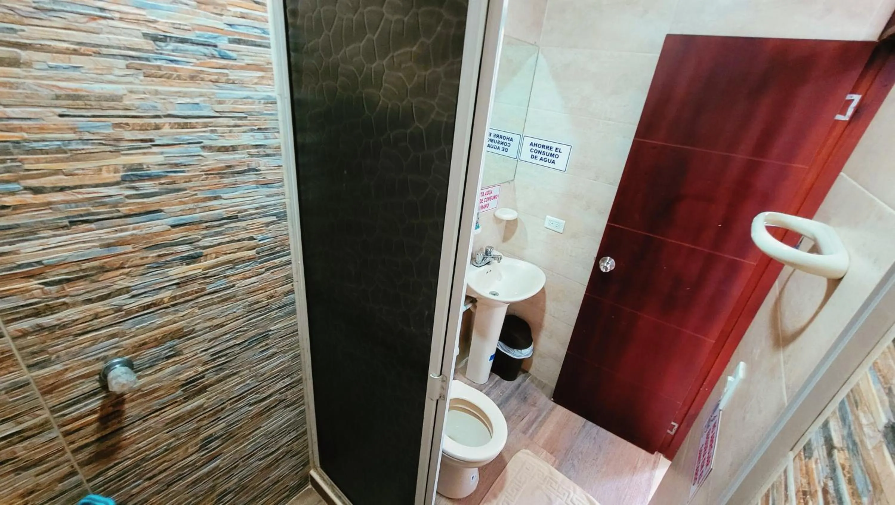 Bathroom in Hotel Olas