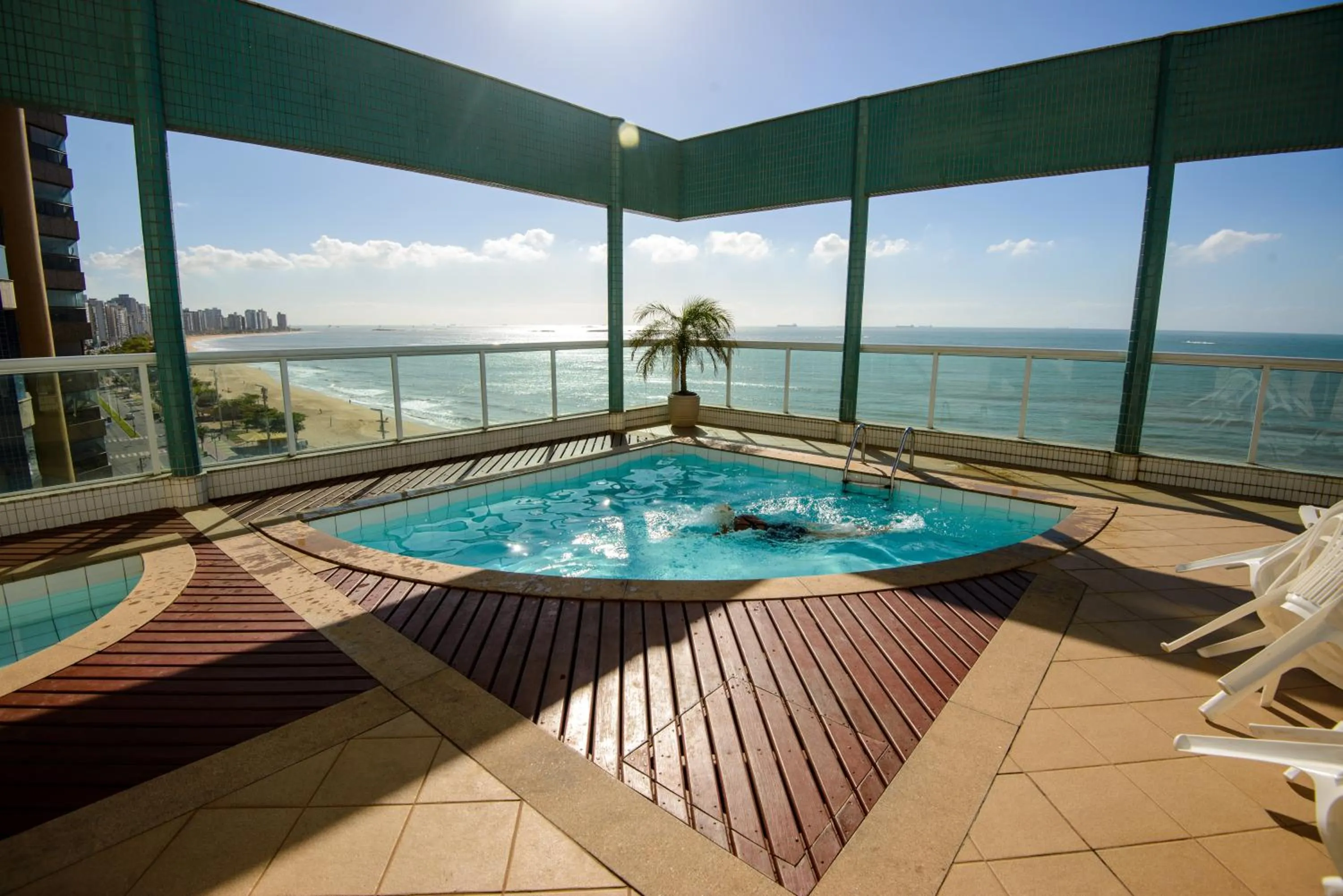 Swimming pool in Hotel Plaza Mar