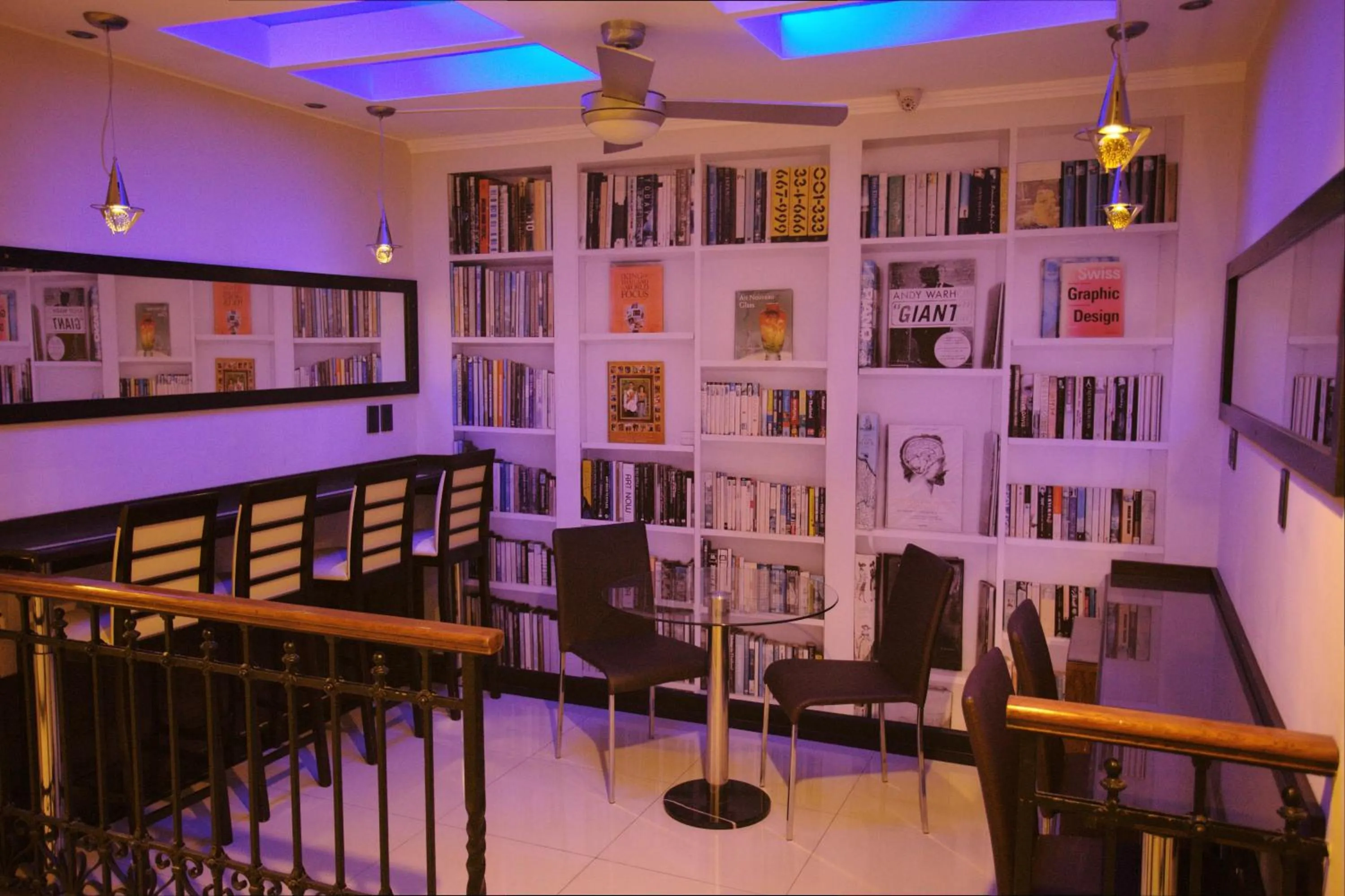 Lounge or bar in Sur Hotel