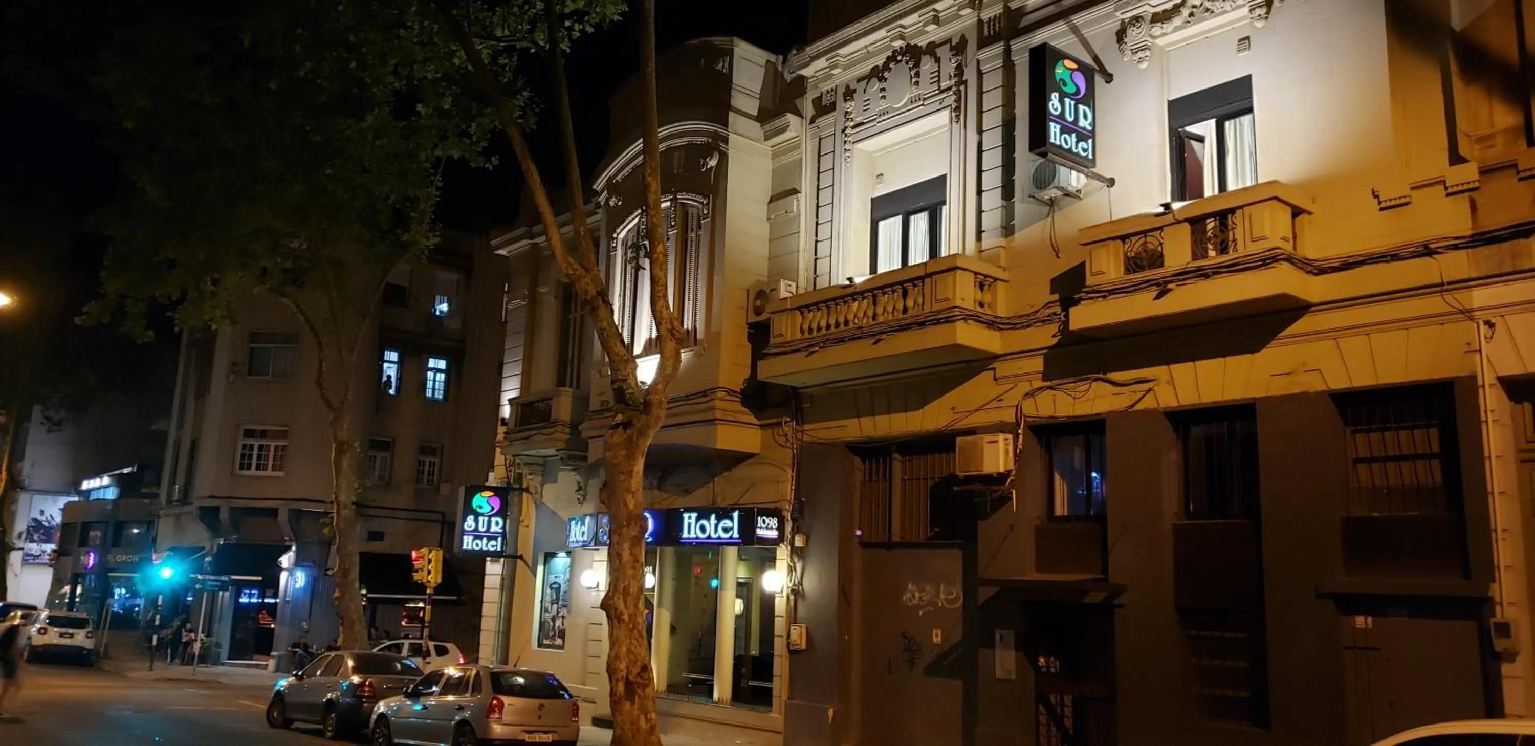 Property building in Sur Hotel