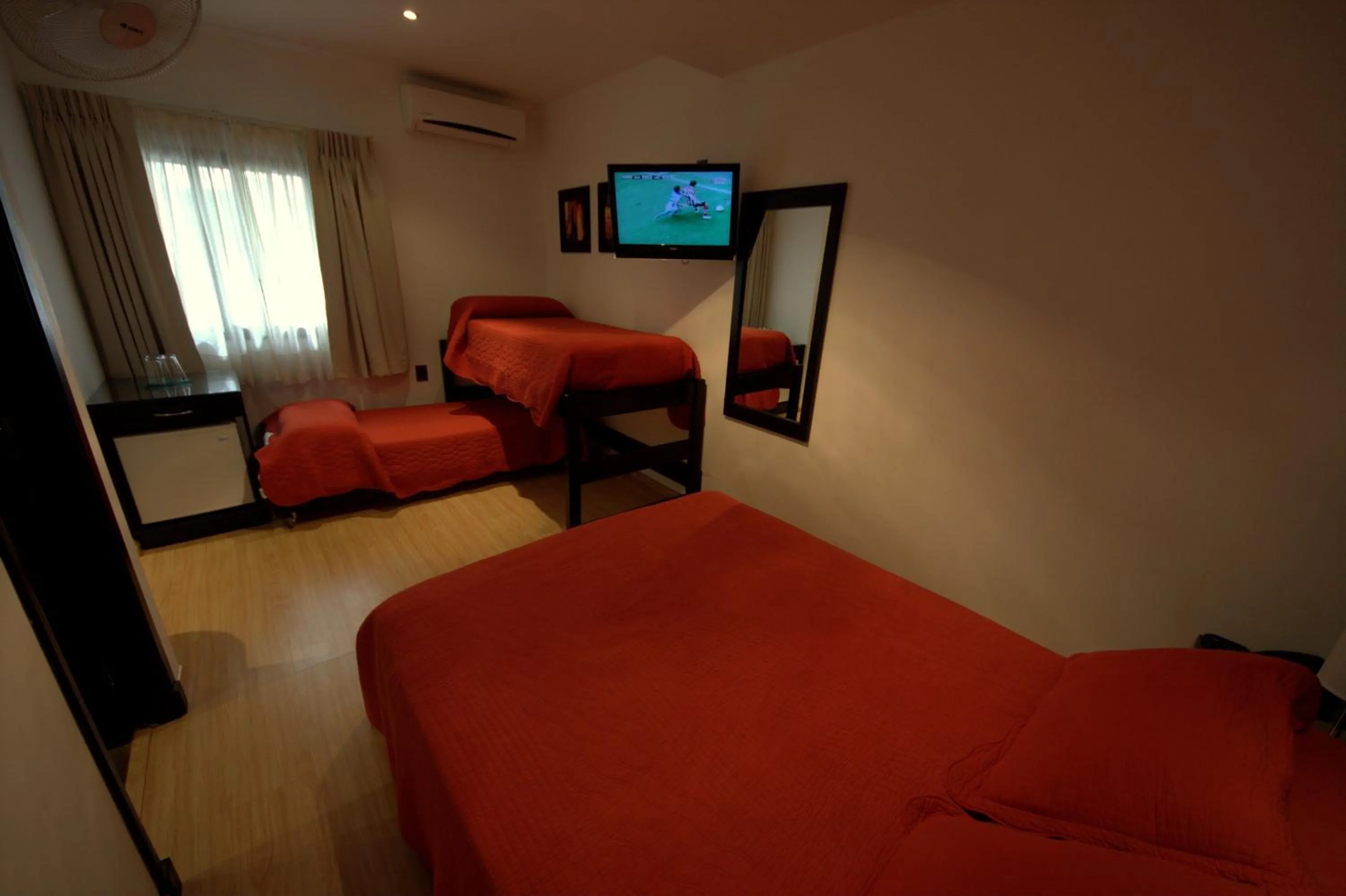 Photo of the whole room, Bed in Sur Hotel