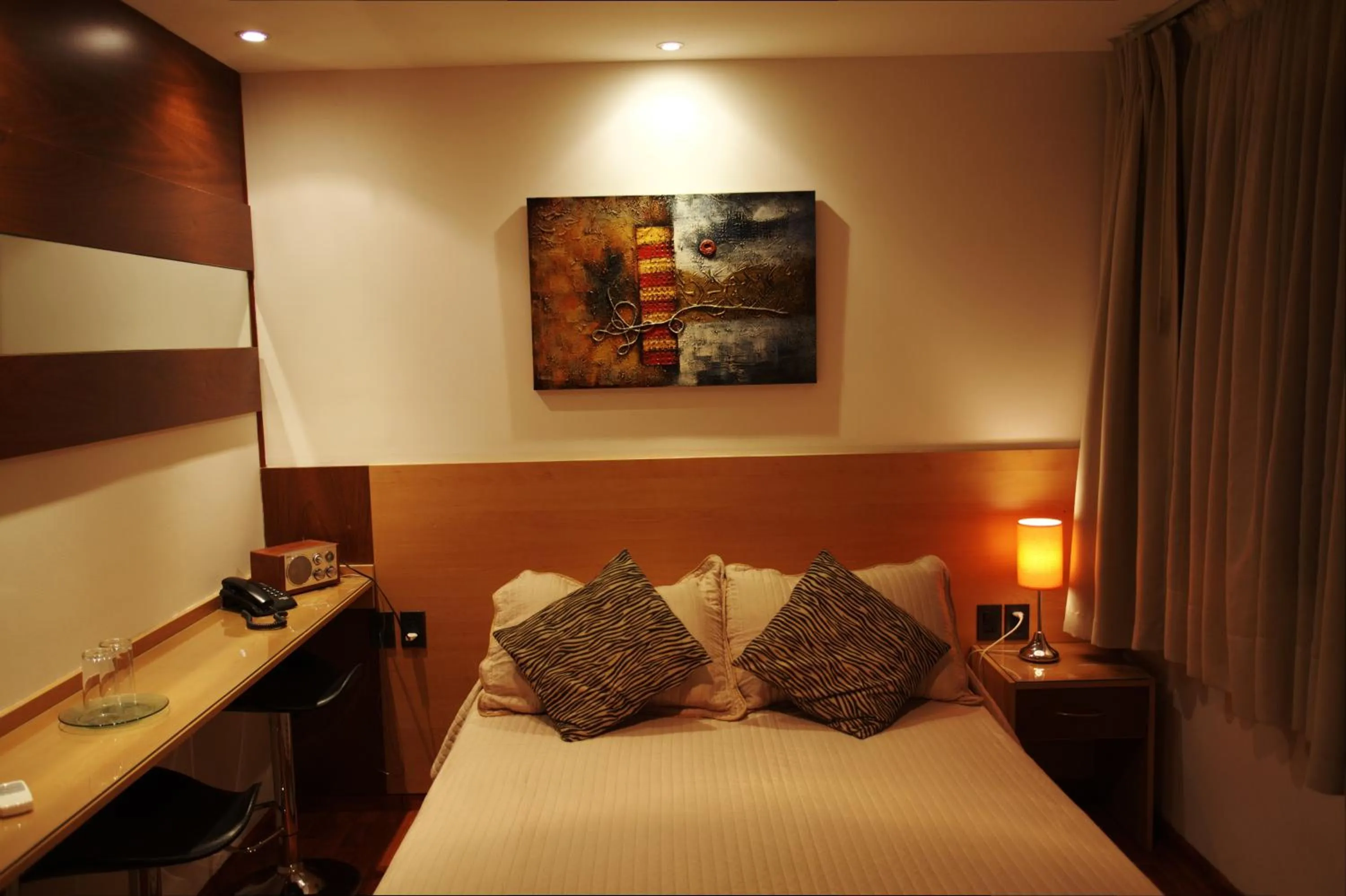 Photo of the whole room, Bed in Sur Hotel