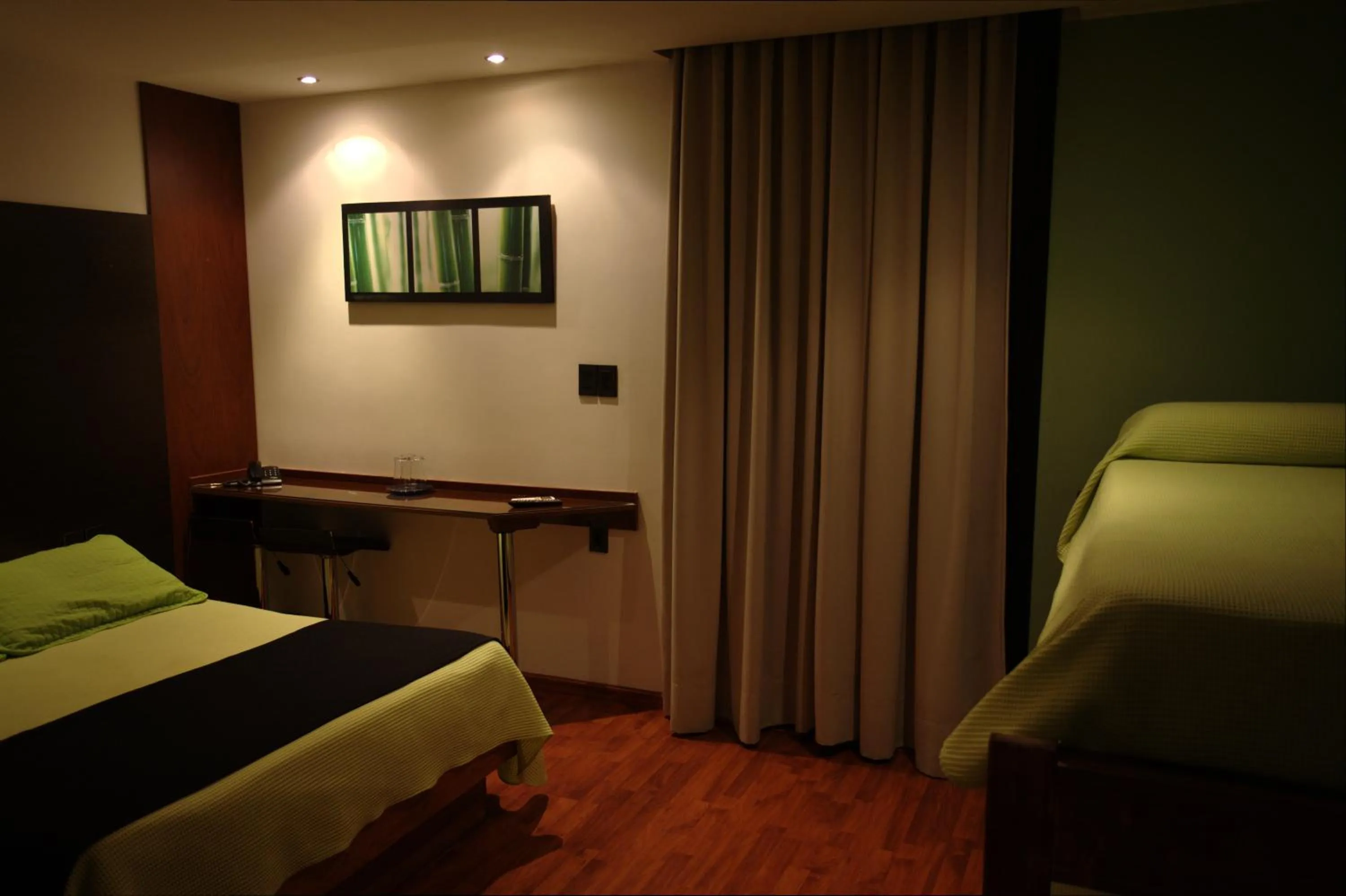 Photo of the whole room, Bed in Sur Hotel