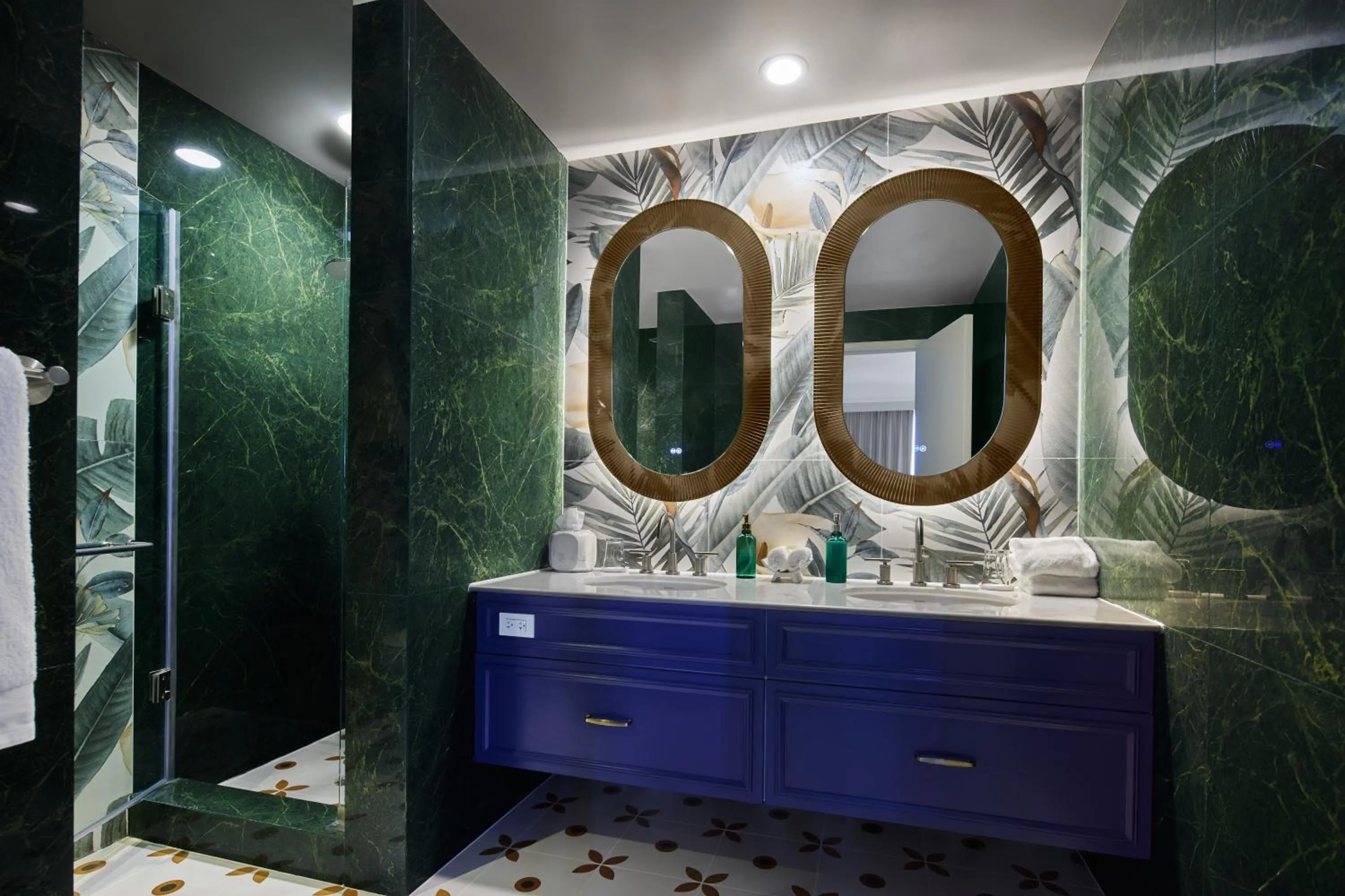 Shower in British Colonial Nassau