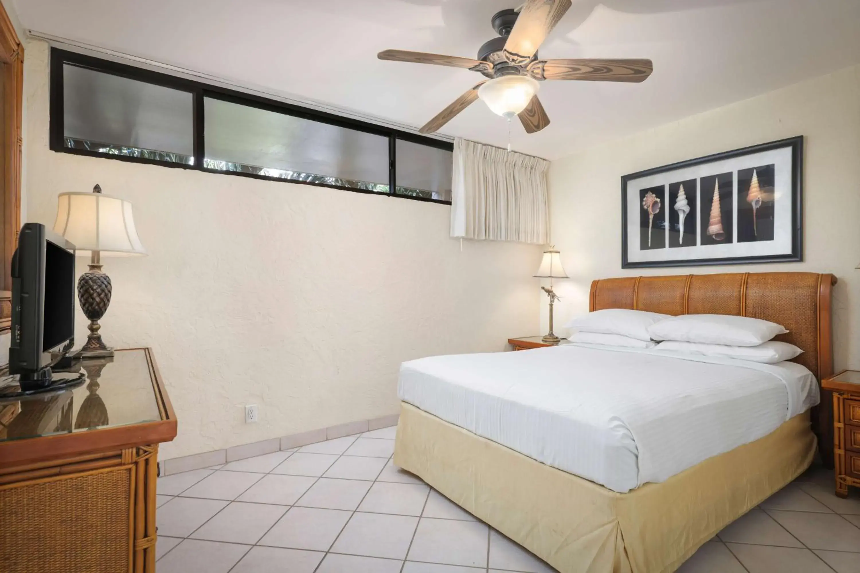 Bed in Aston at Papakea Resort Bed in Aston at Papakea Resort