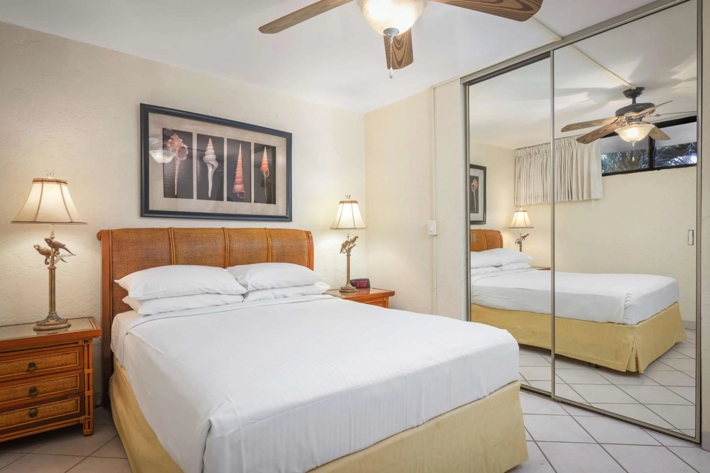 Photo of the whole room, Bed in Aston at Papakea Resort